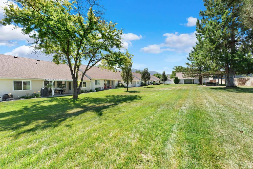 MOUNTAIN VIEW ESTATES - Residential