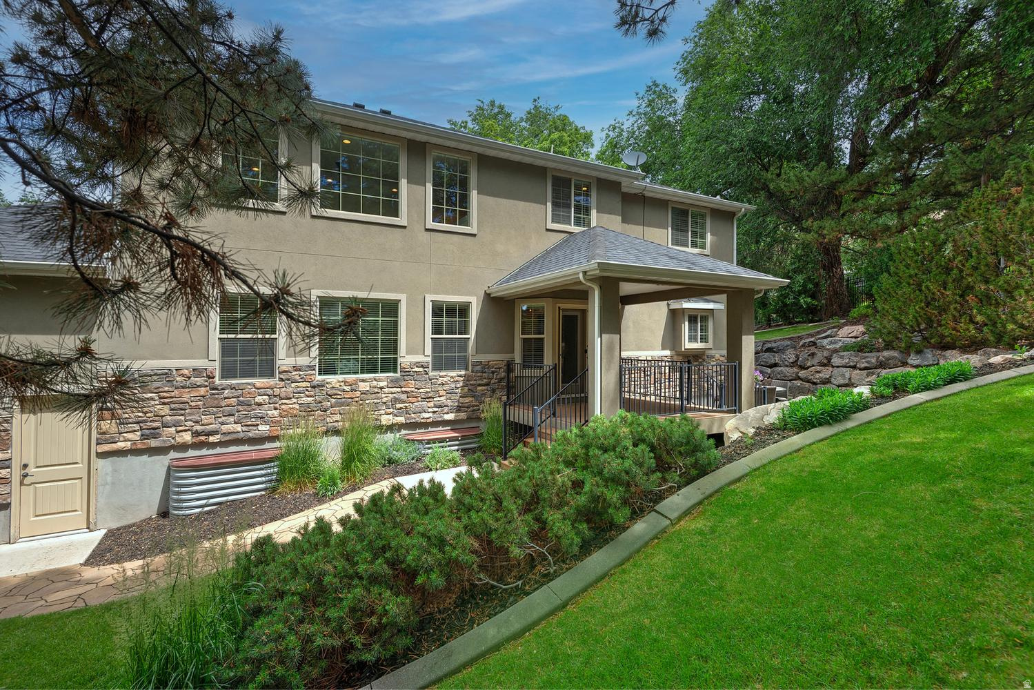 GROVE CREEK - Residential