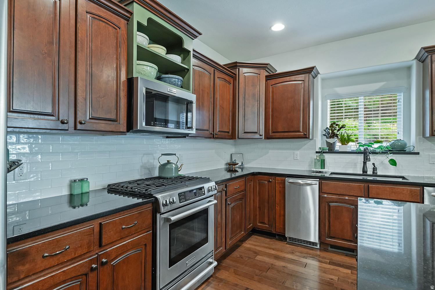GROVE CREEK - Residential