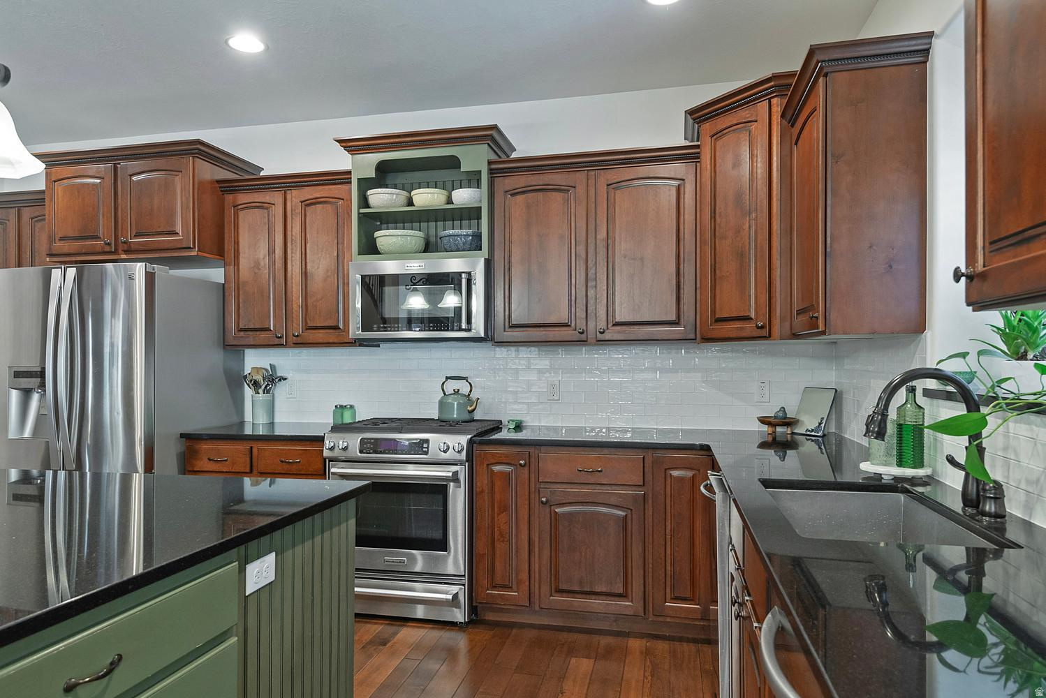 GROVE CREEK - Residential