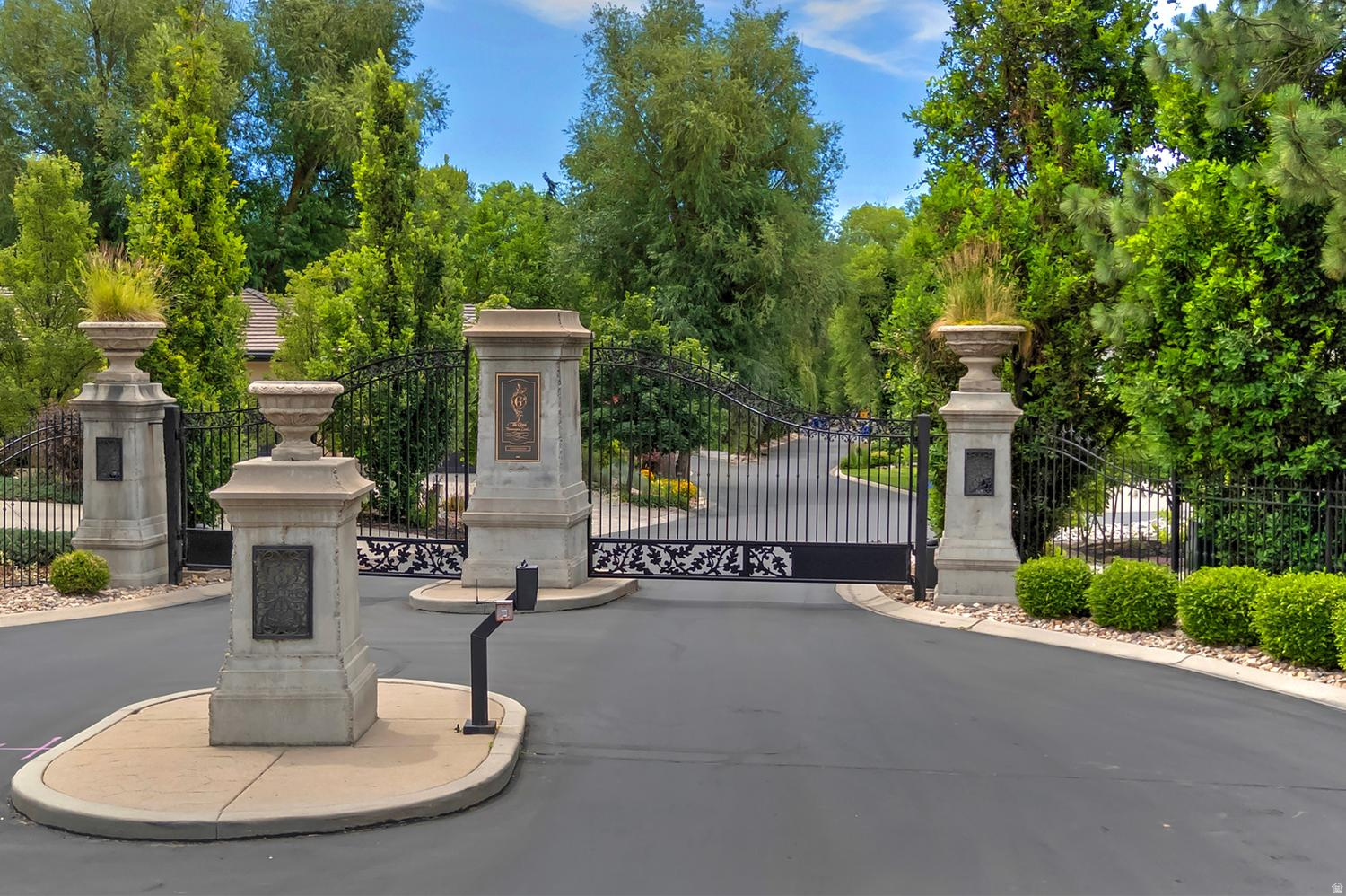 GROVE CREEK - Residential