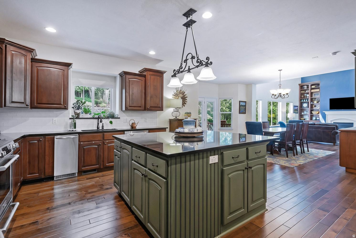 GROVE CREEK - Residential