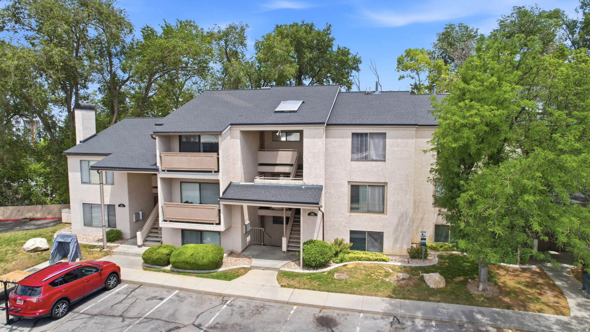 HILL CREEK - Residential
