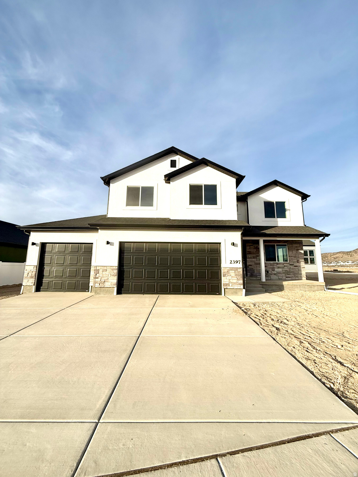 Beautiful mountain views, Quartz counter tops, soft close cabinets, LVP, Tankless water heater. Ask about our builder incentives.