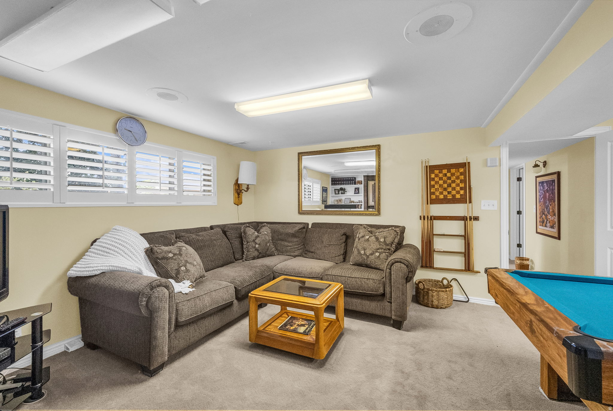 LAZY BAR - Residential