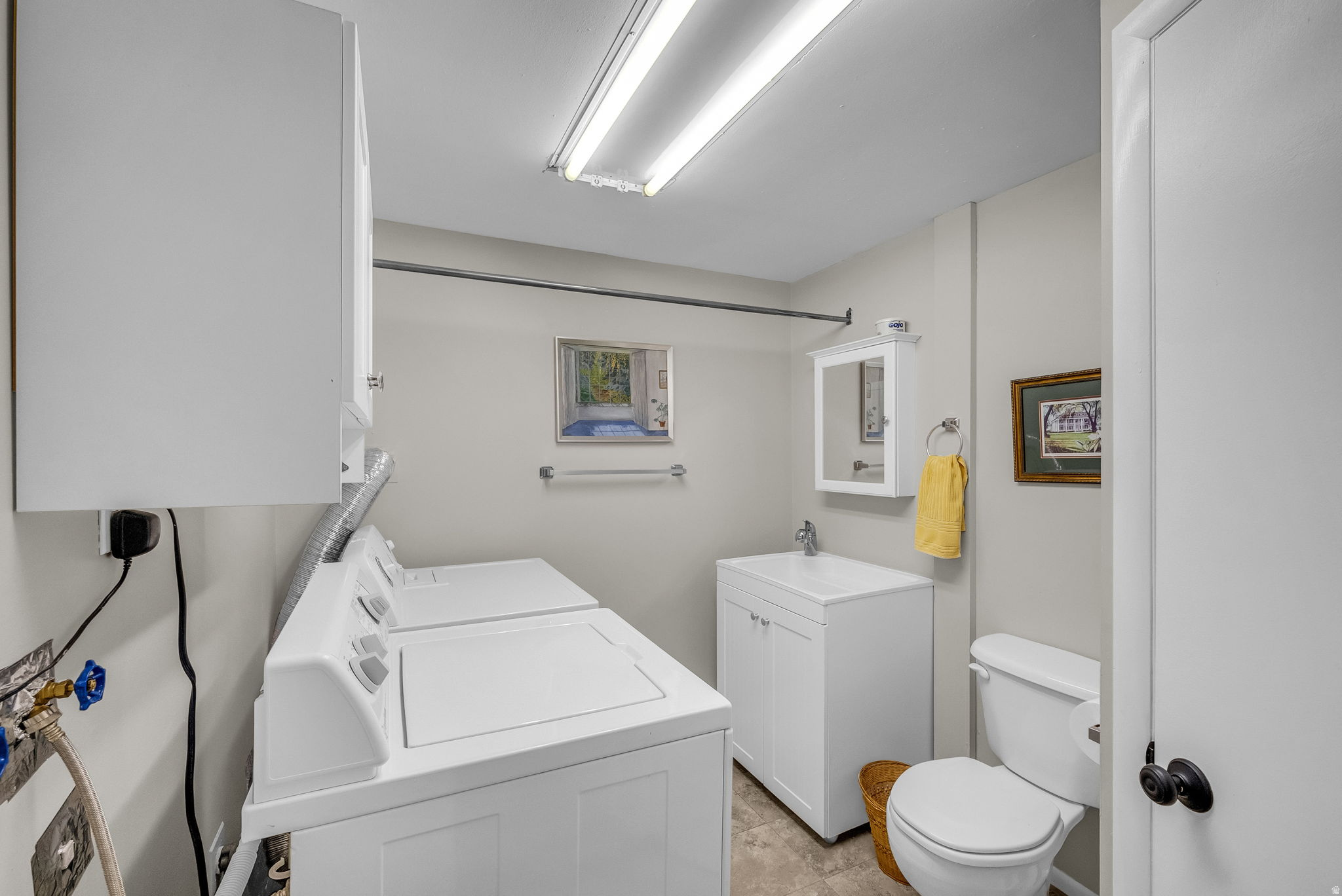 LAZY BAR - Residential
