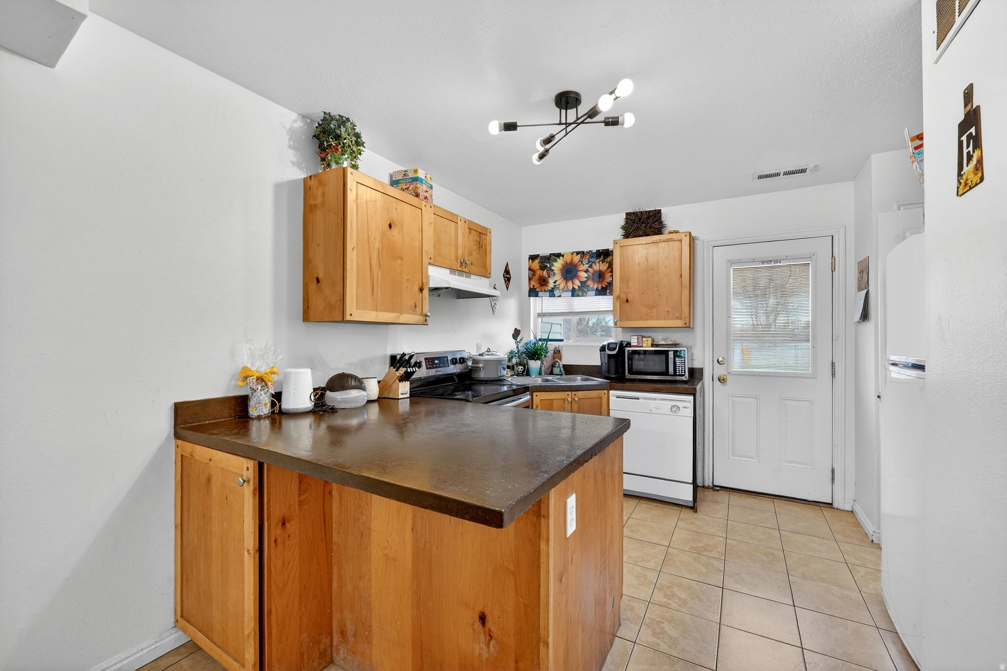 TOWNHOUSE ESTATES - Residential