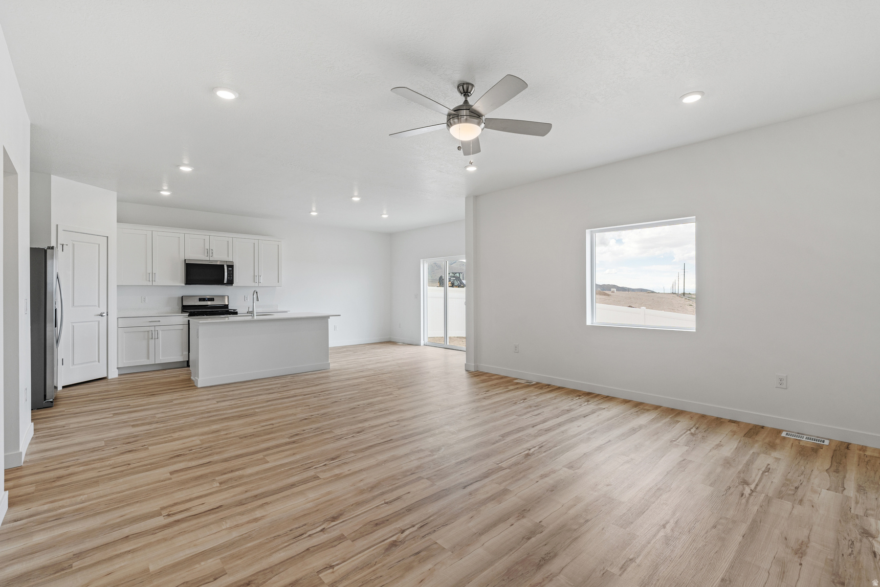 DESERT EDGE - Residential
