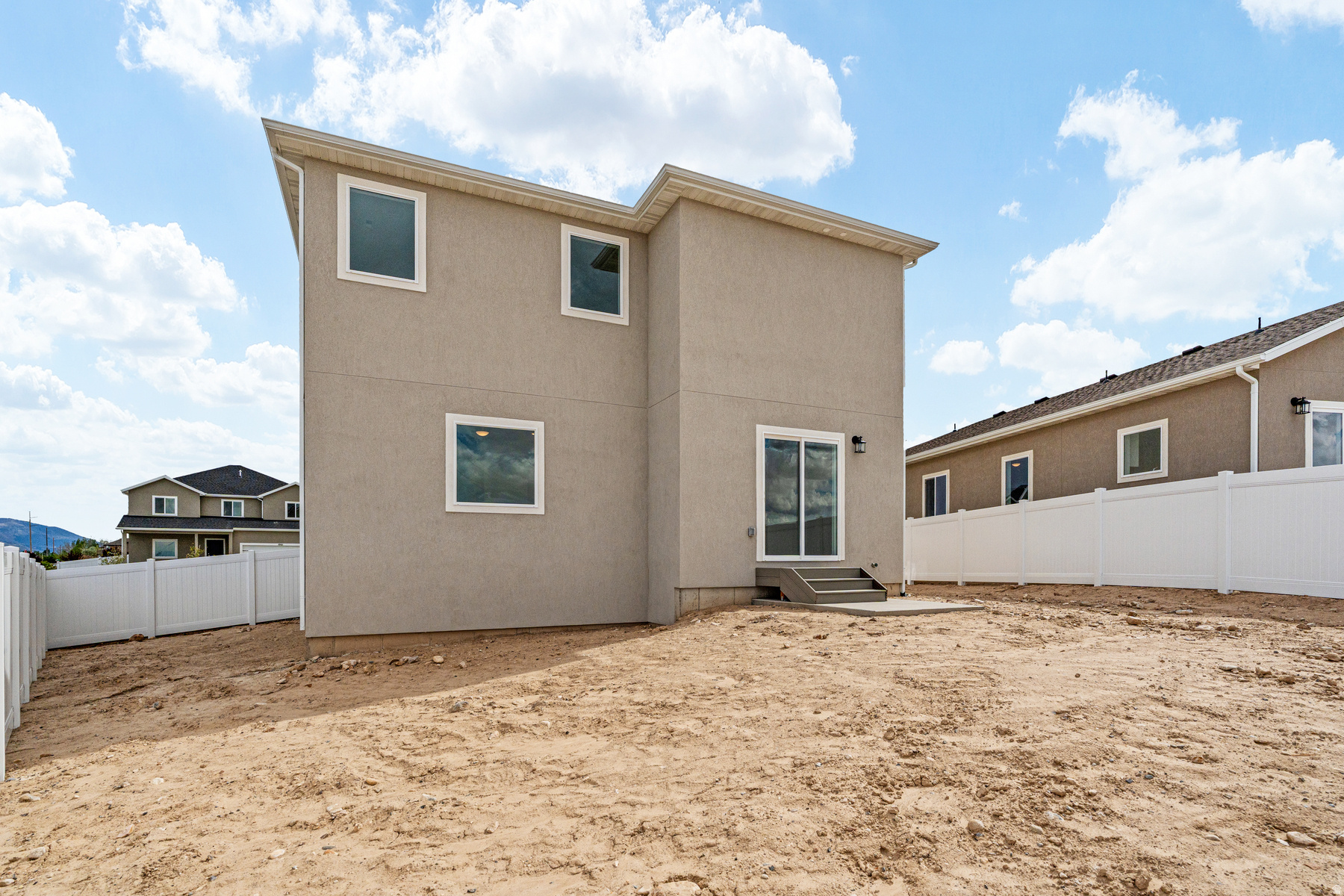 DESERT EDGE - Residential