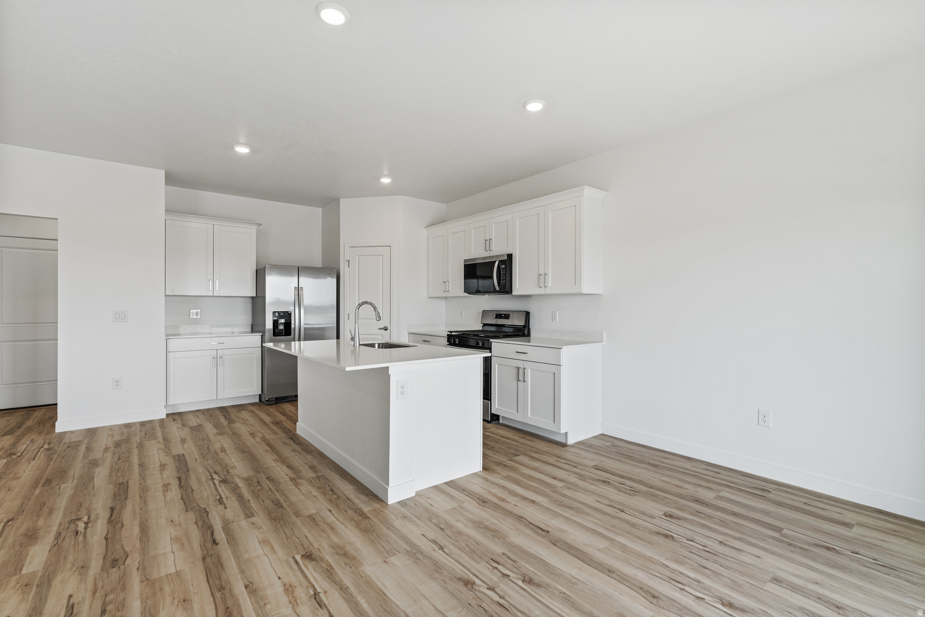 DESERT EDGE - Residential