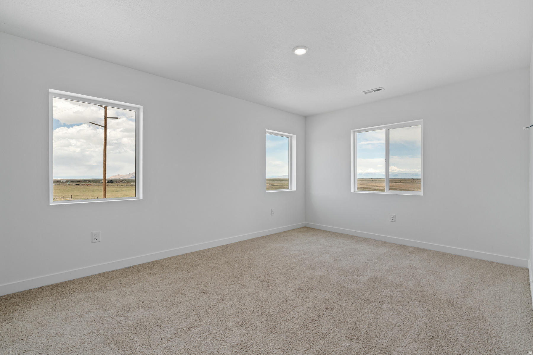 DESERT EDGE - Residential