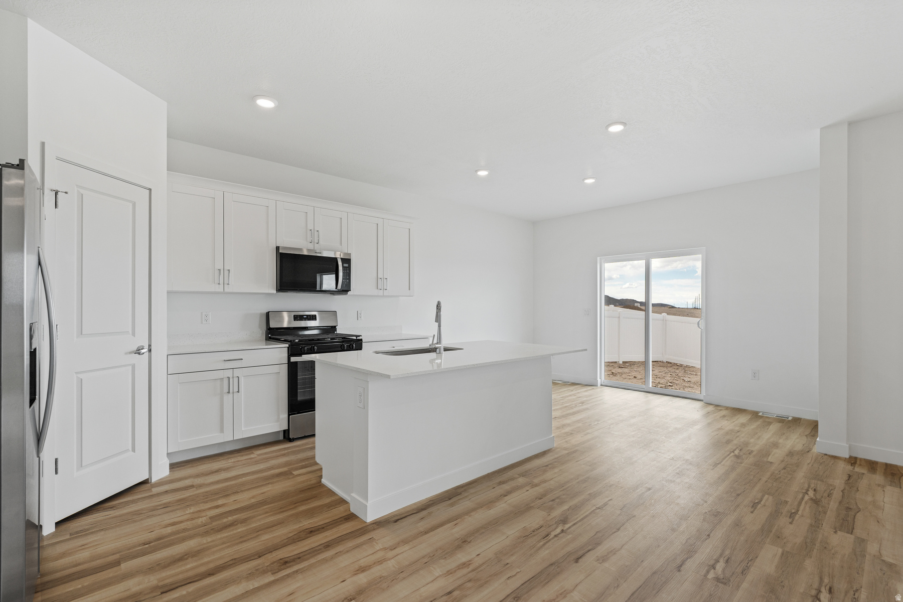 DESERT EDGE - Residential