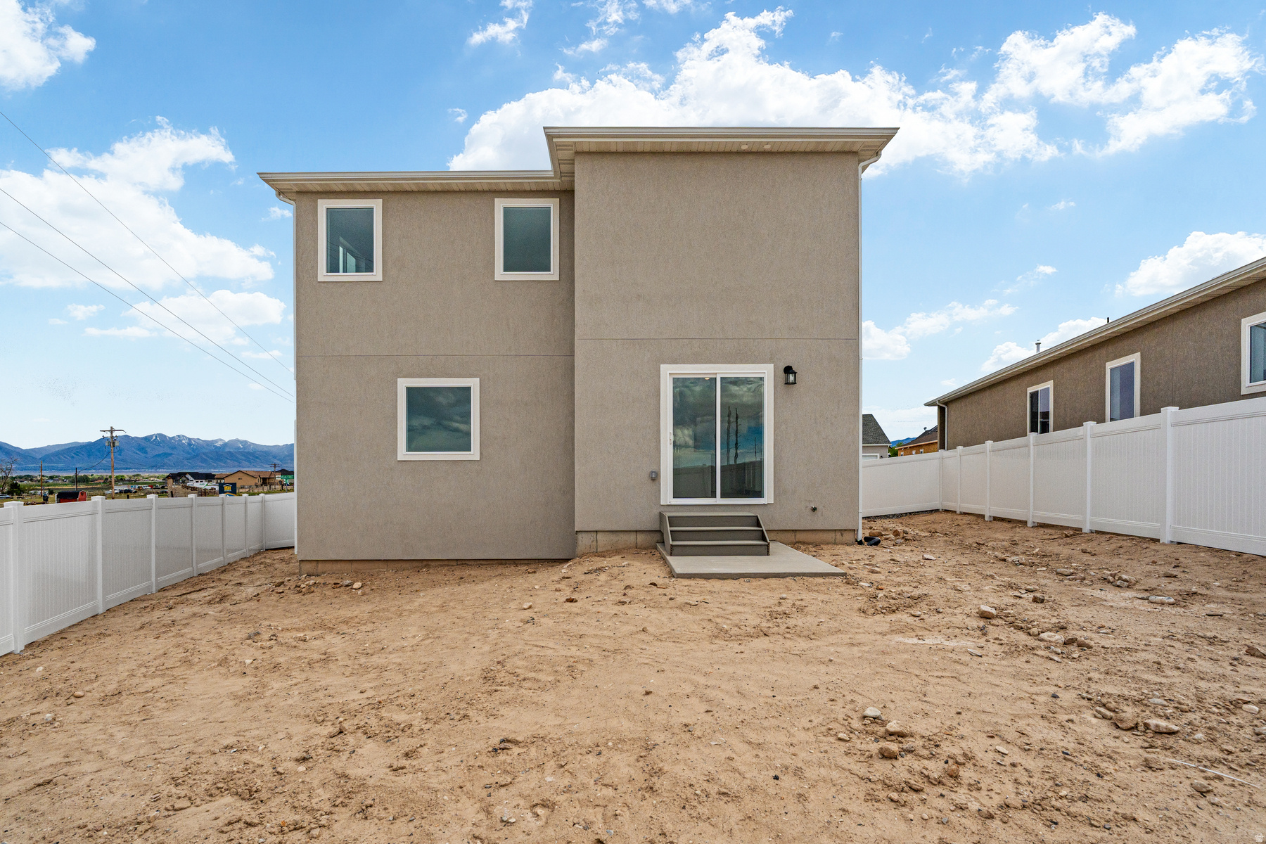 DESERT EDGE - Residential