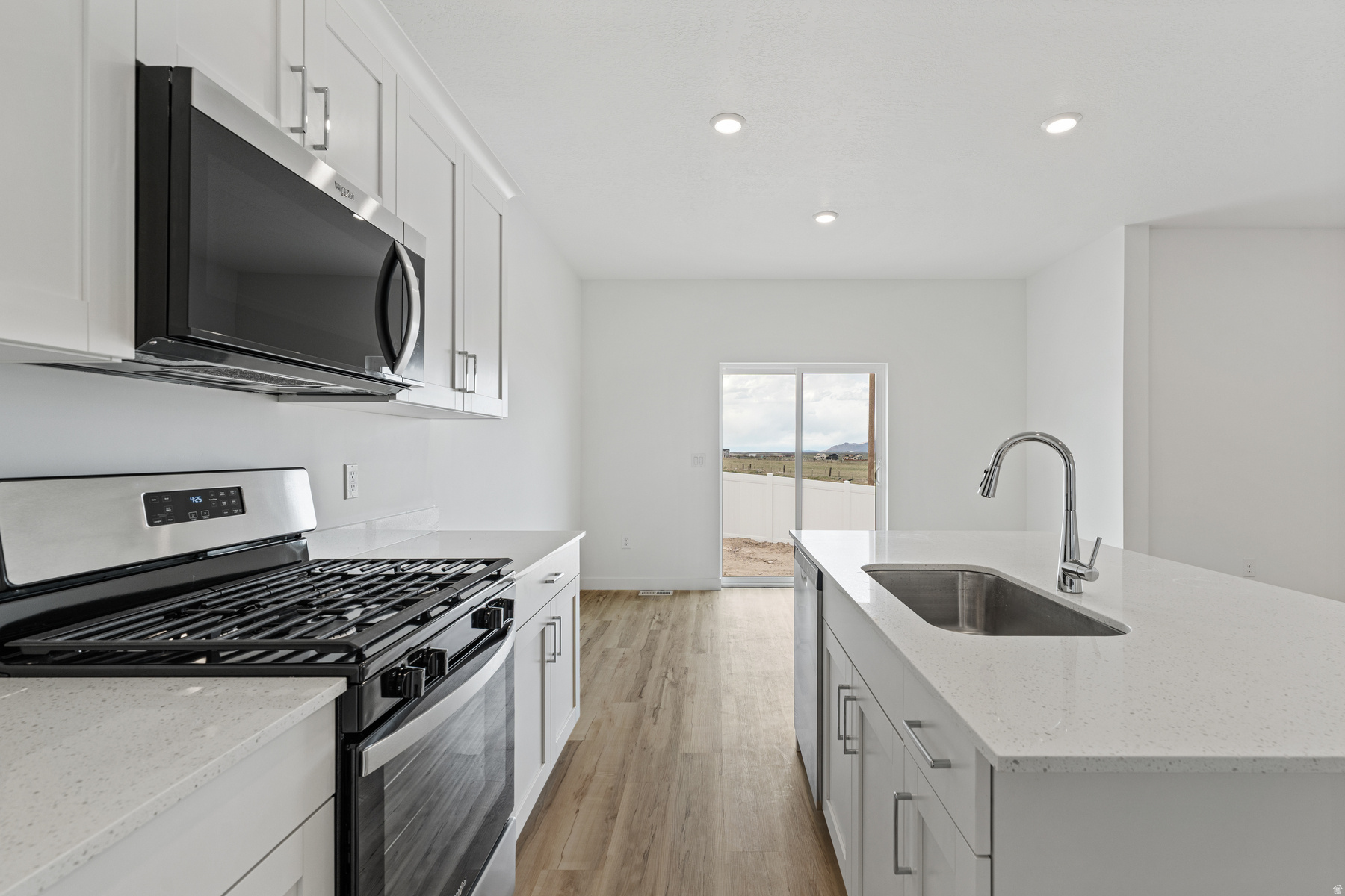 DESERT EDGE - Residential