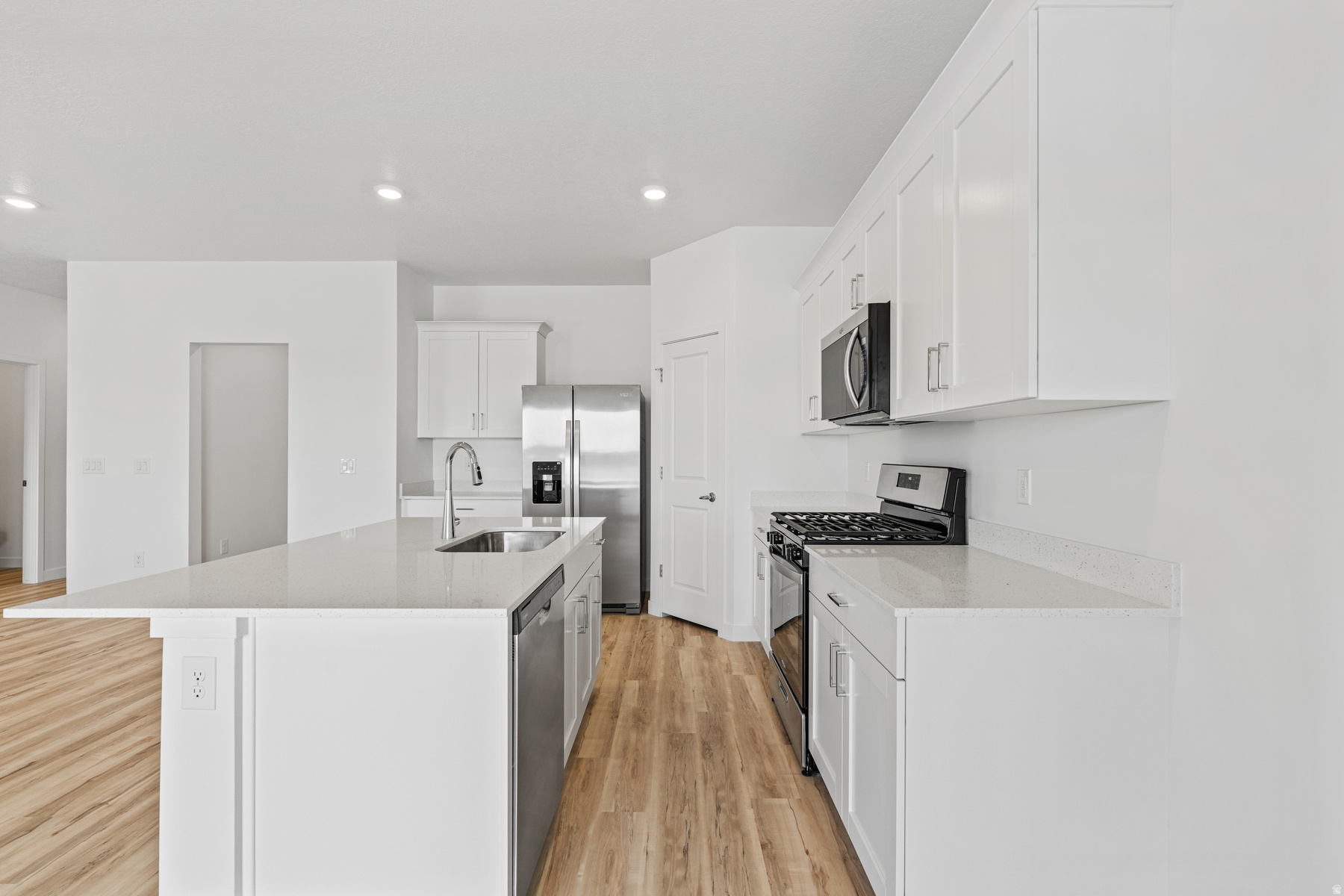 DESERT EDGE - Residential