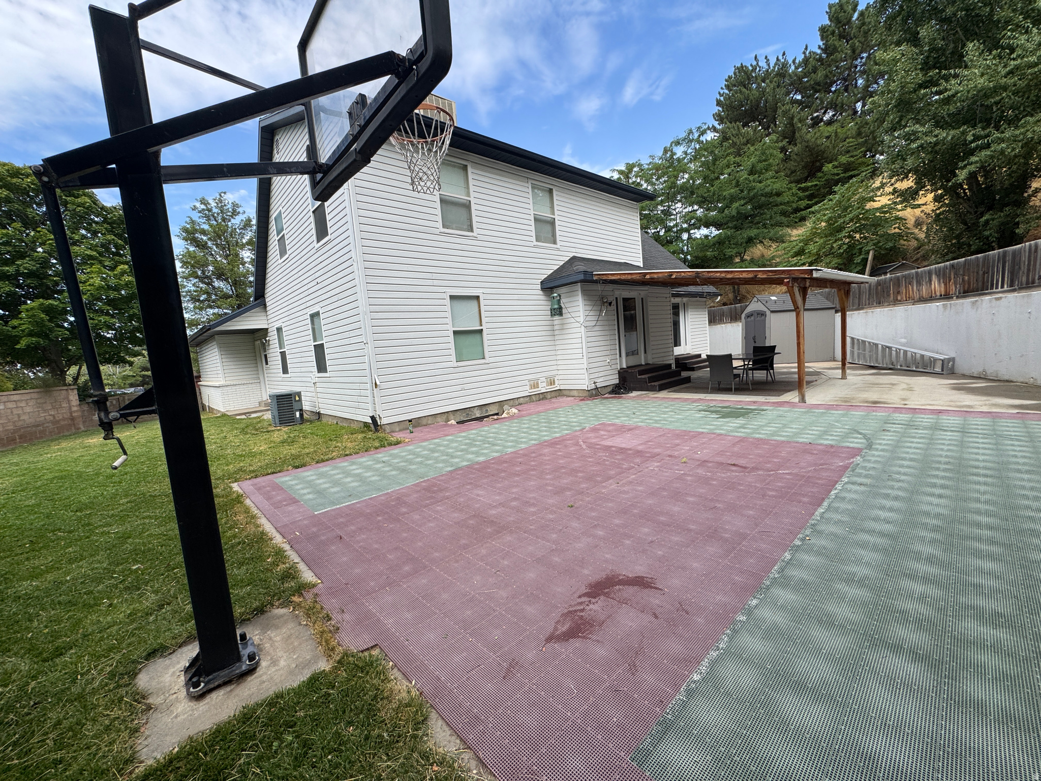 ROLLING HILLS ESTATES SUB - Residential