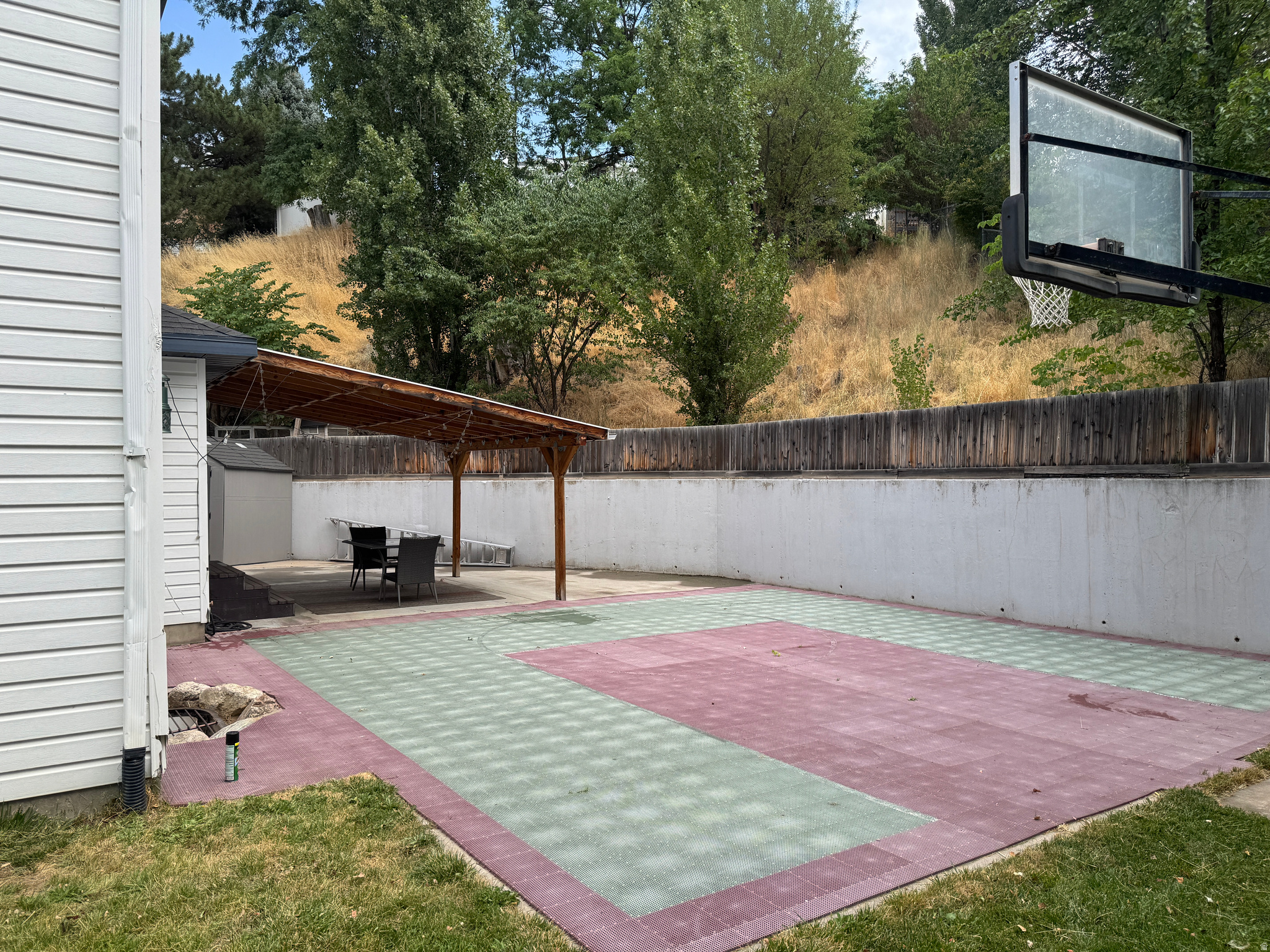 ROLLING HILLS ESTATES SUB - Residential