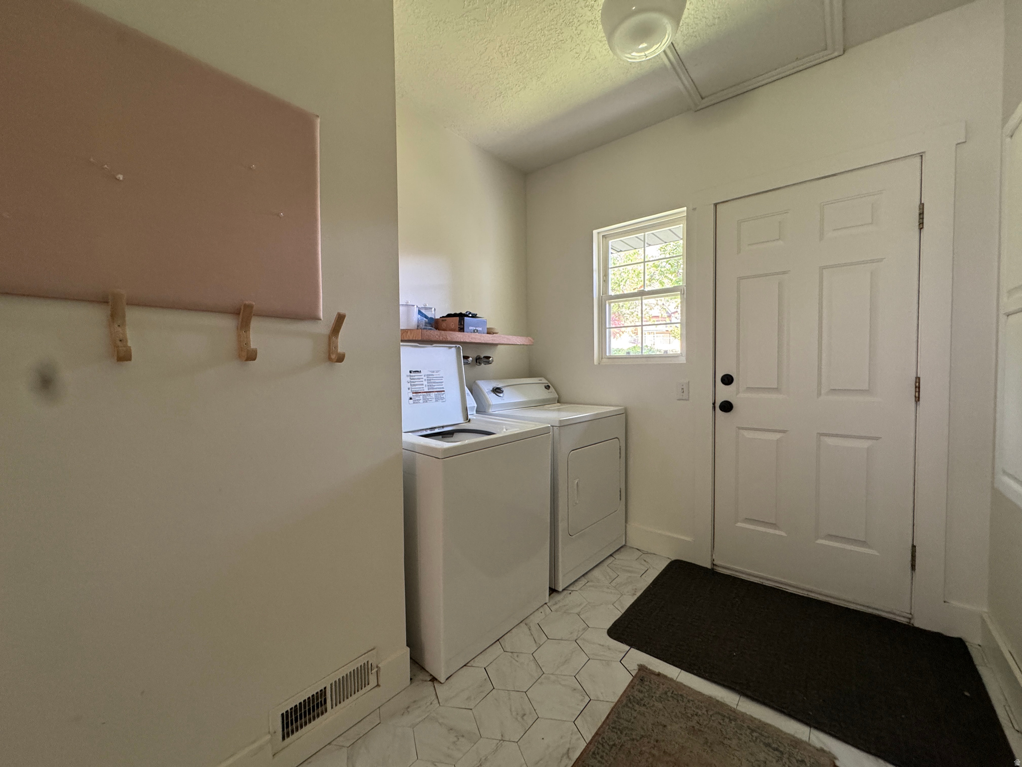 ROLLING HILLS ESTATES SUB - Residential