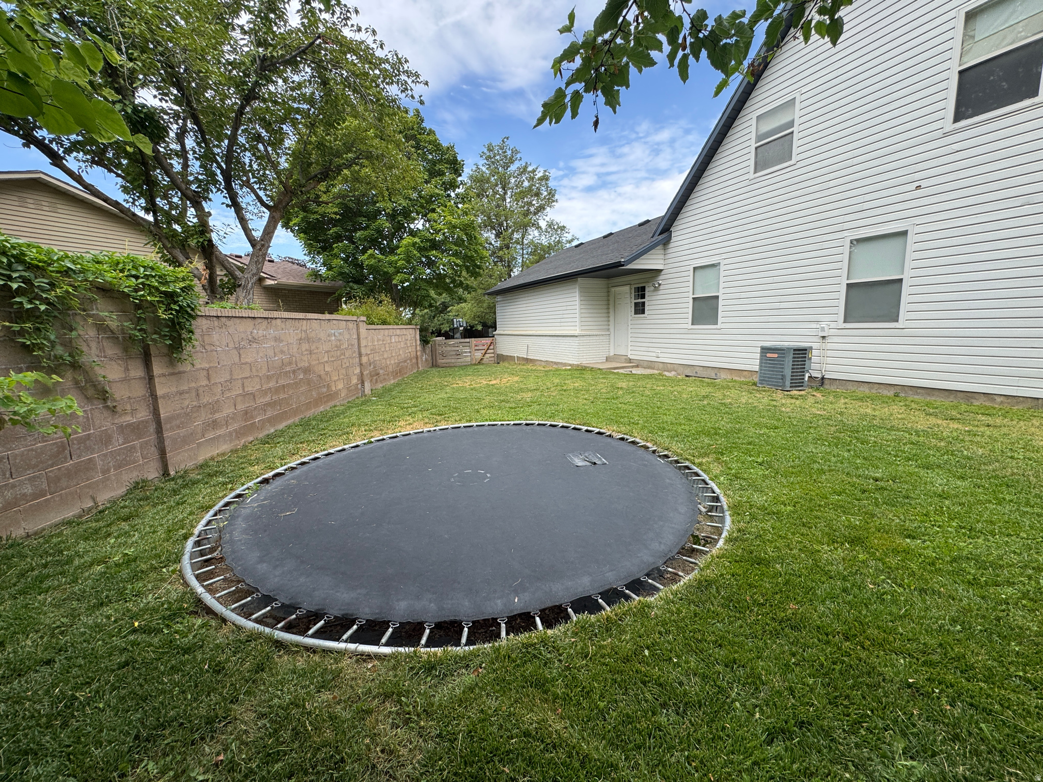 ROLLING HILLS ESTATES SUB - Residential