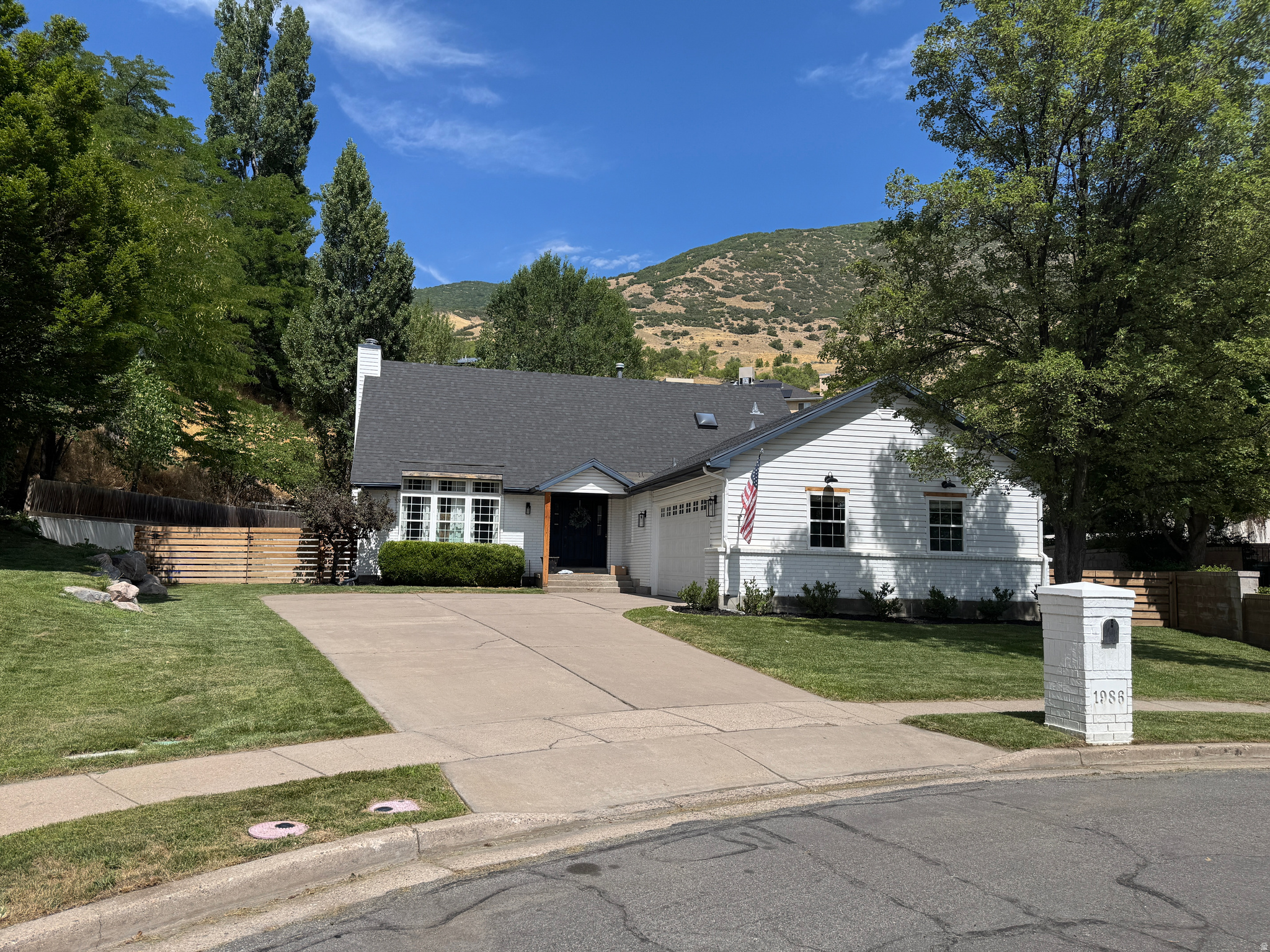 ROLLING HILLS ESTATES SUB - Residential
