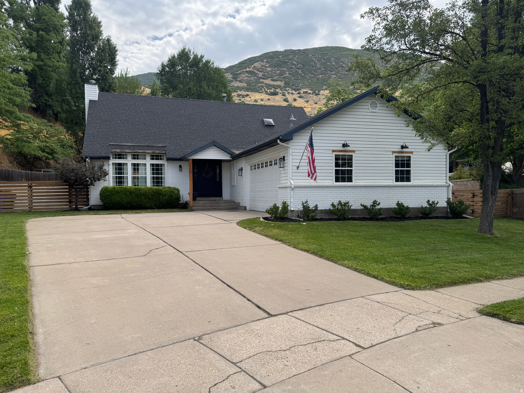 ROLLING HILLS ESTATES SUB - Residential
