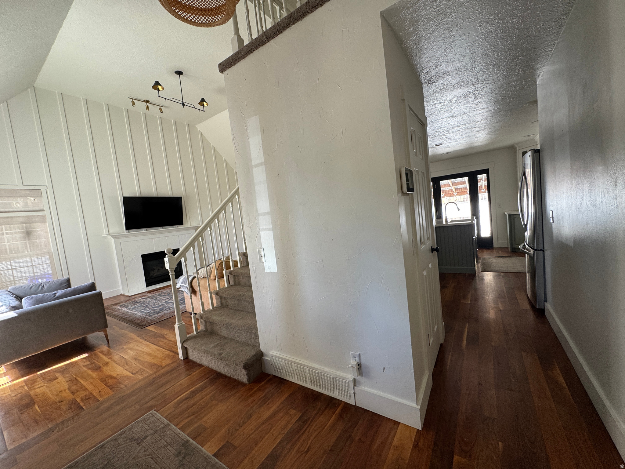 ROLLING HILLS ESTATES SUB - Residential