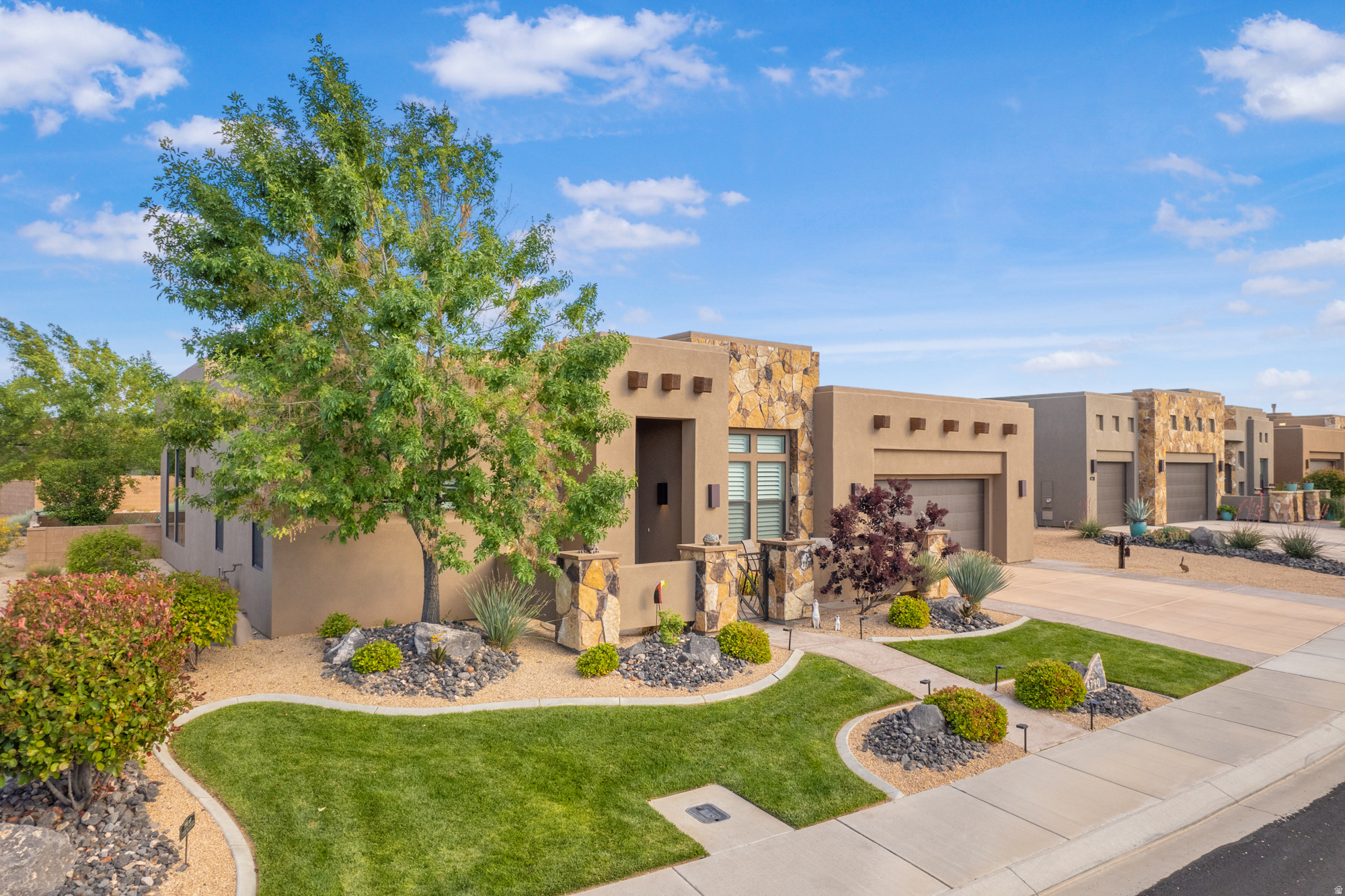 LEDGES OF ST GEORGE WHITE ROCKS PH 4 - Residential
