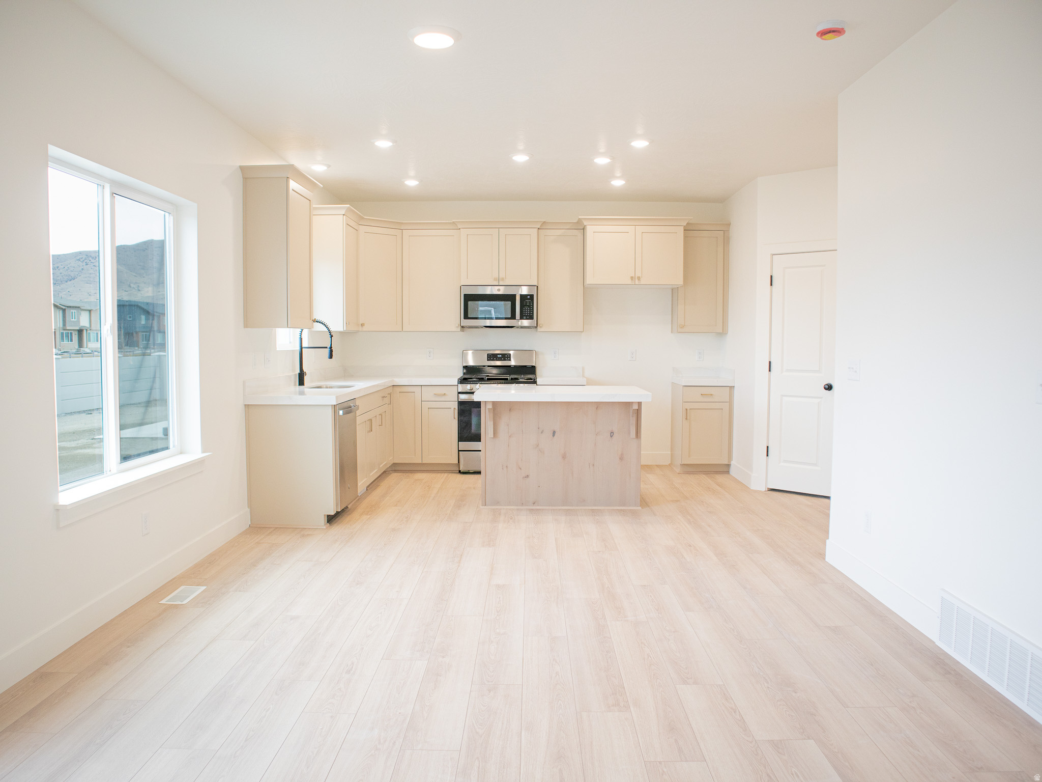 PARKWAY FIELDS SINGLES 2 - Residential