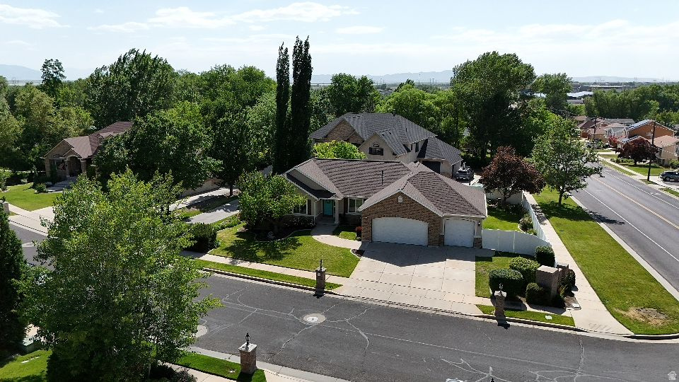 CREEKSIDE ESTATES - Residential