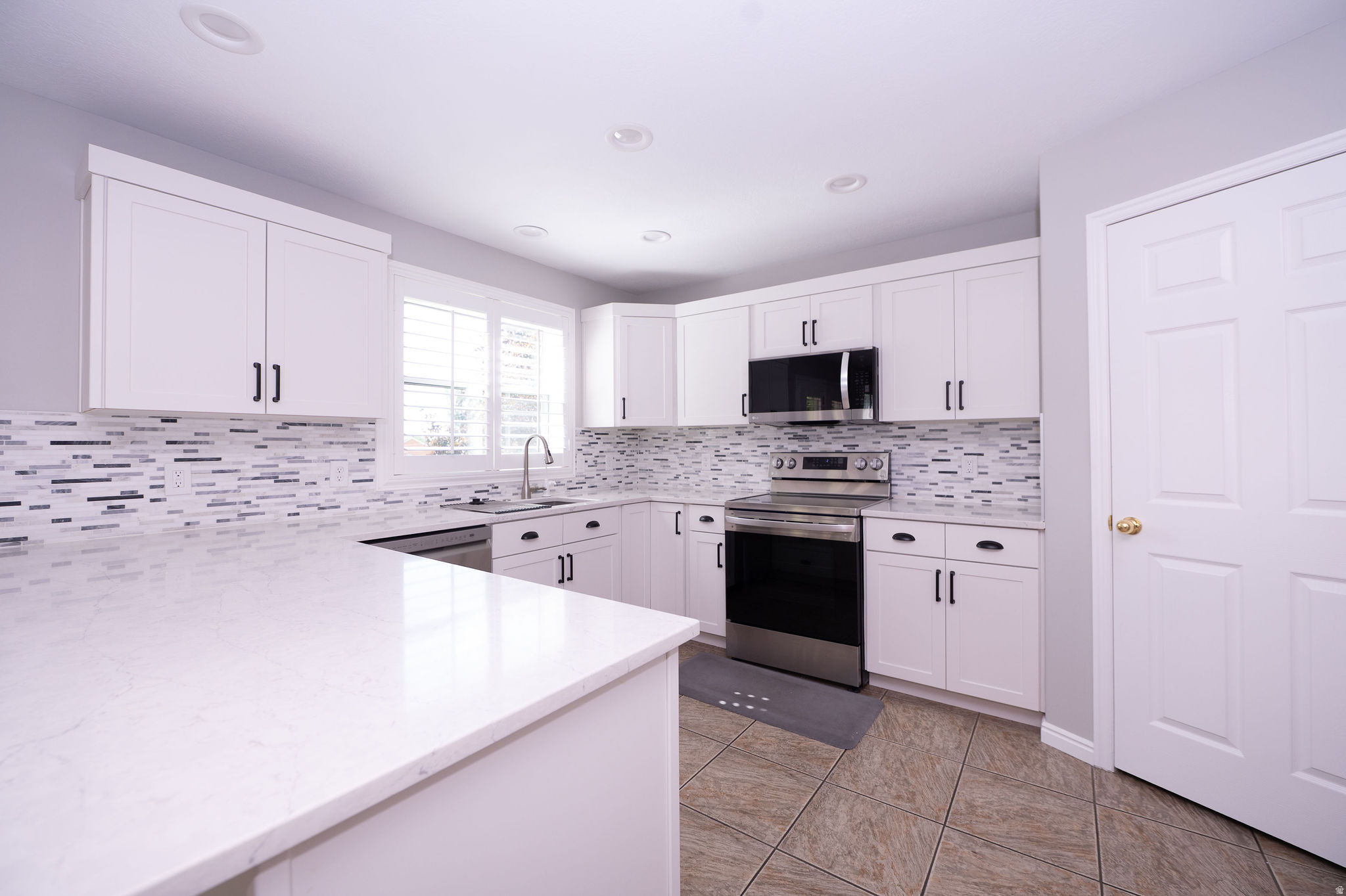 CREEKSIDE ESTATES - Residential