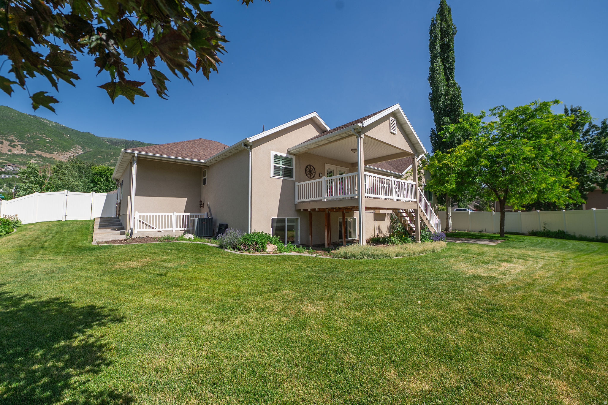 CREEKSIDE ESTATES - Residential