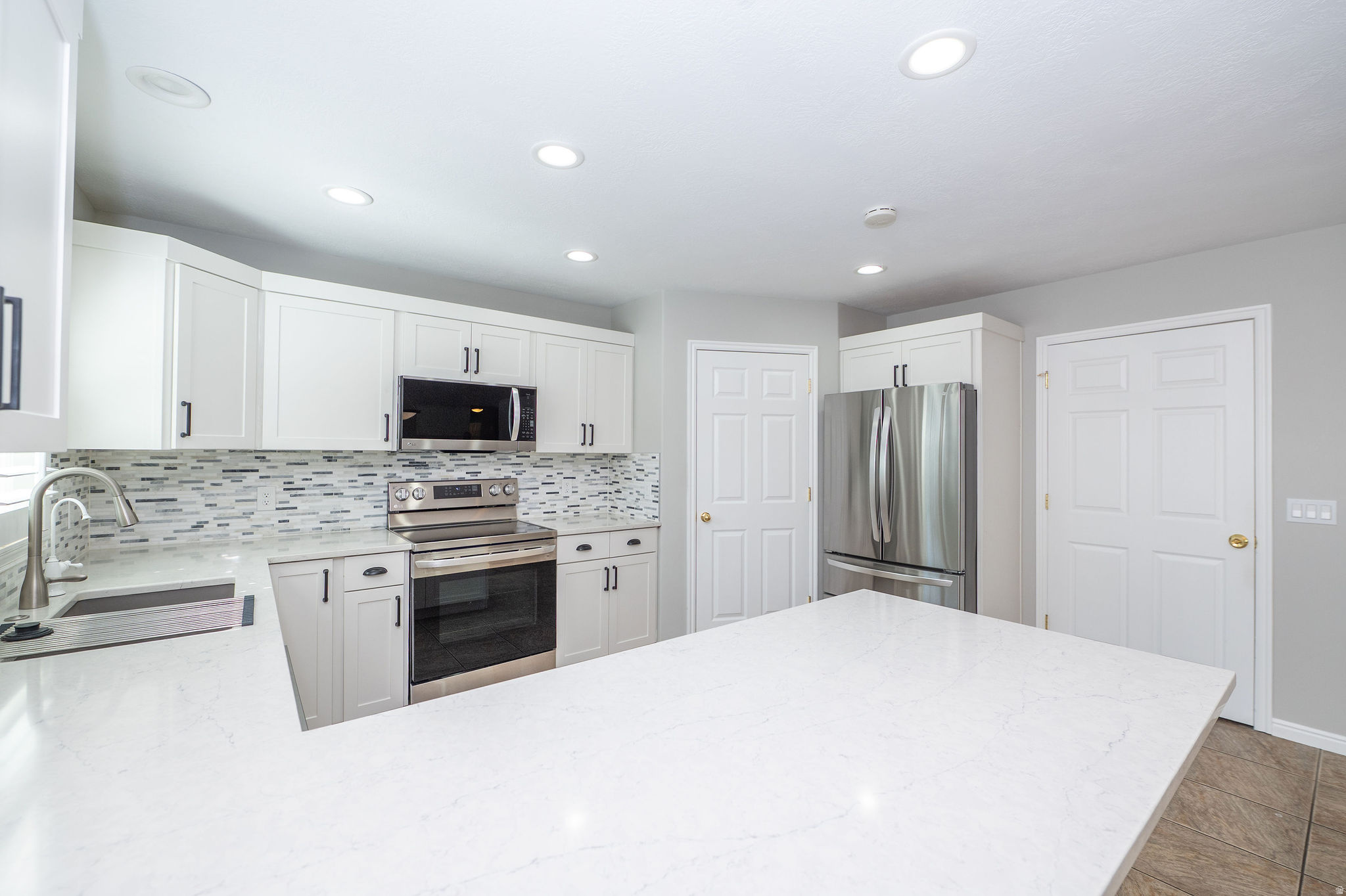 CREEKSIDE ESTATES - Residential