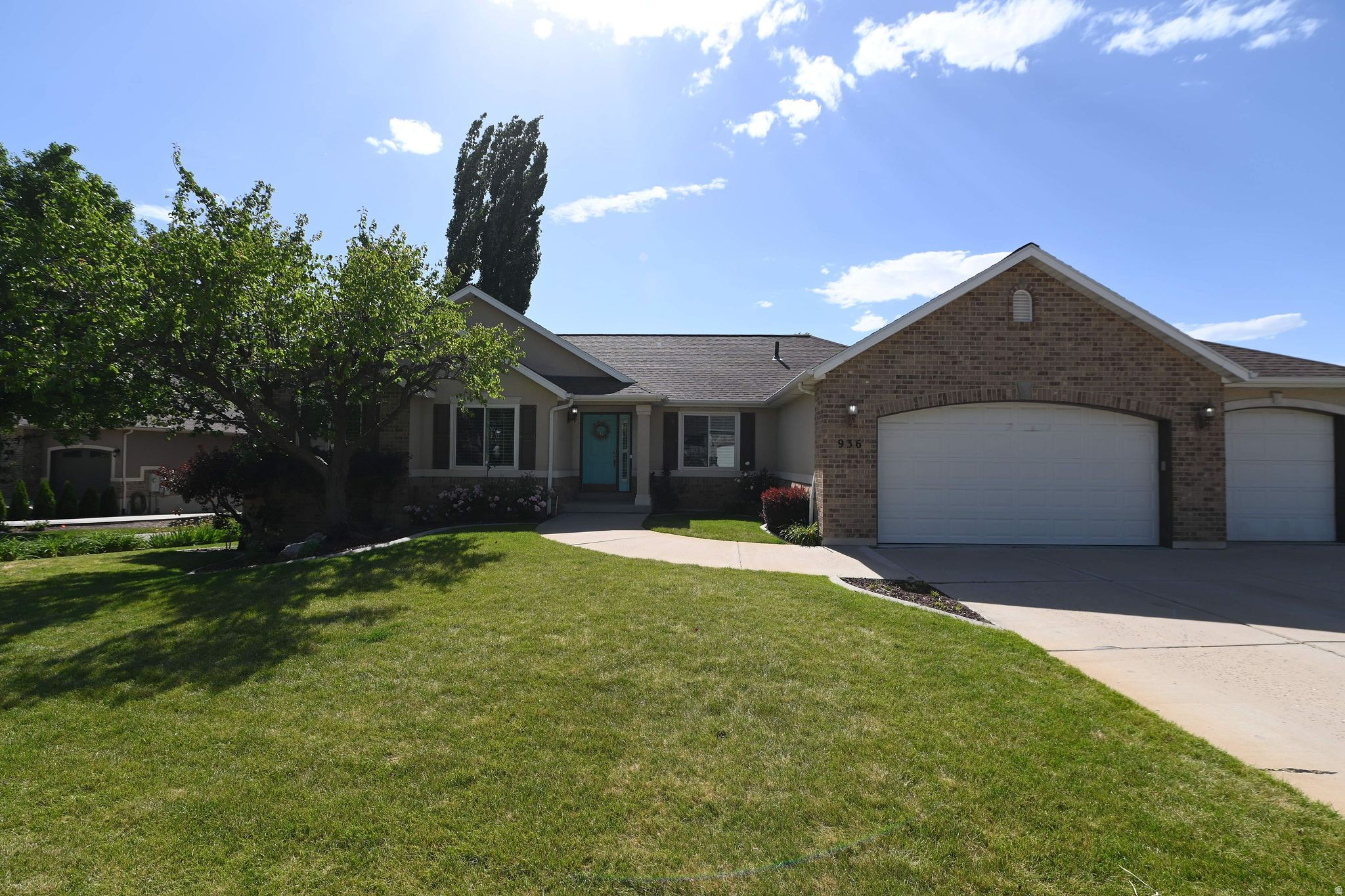CREEKSIDE ESTATES - Residential
