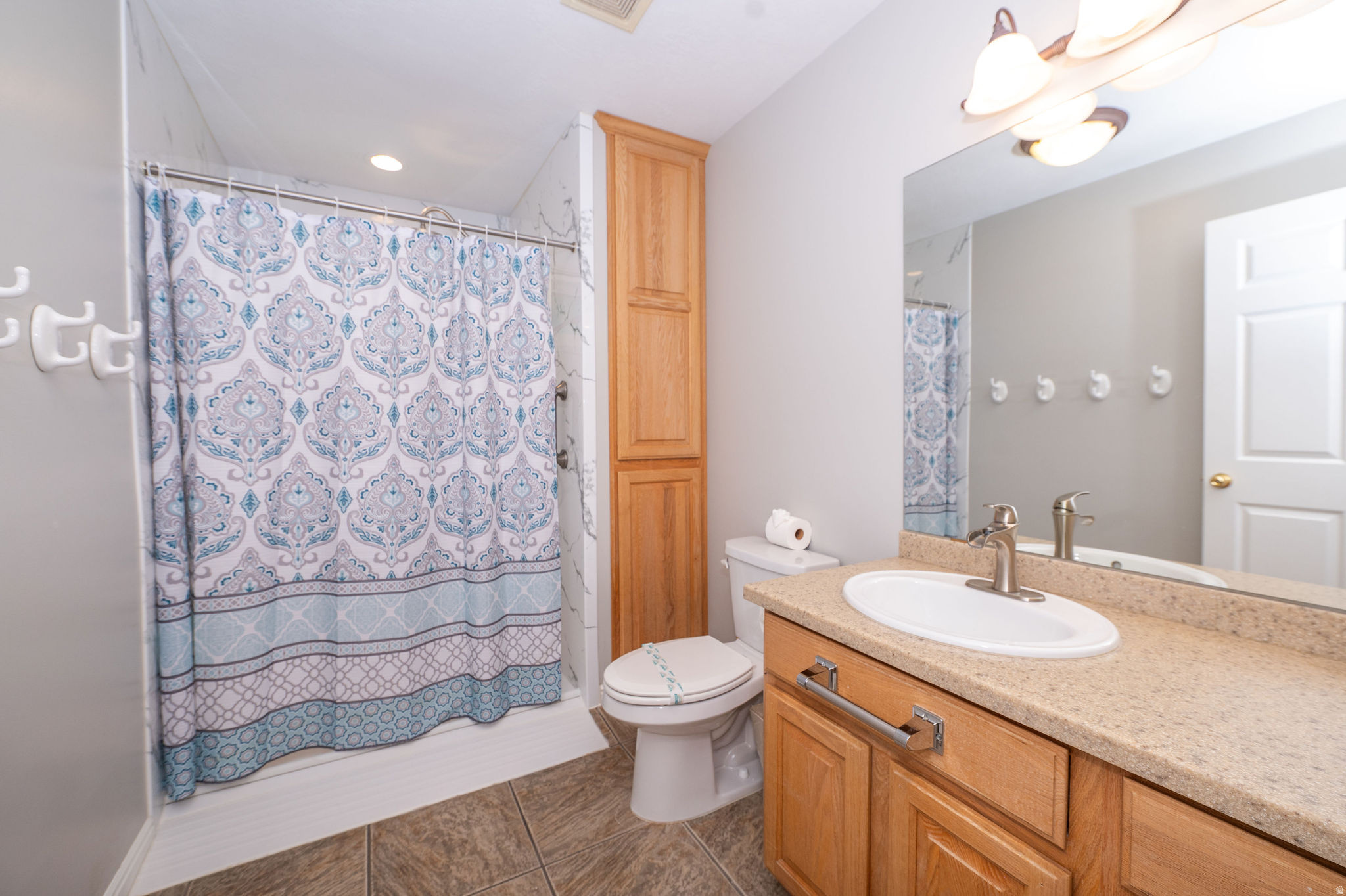 CREEKSIDE ESTATES - Residential