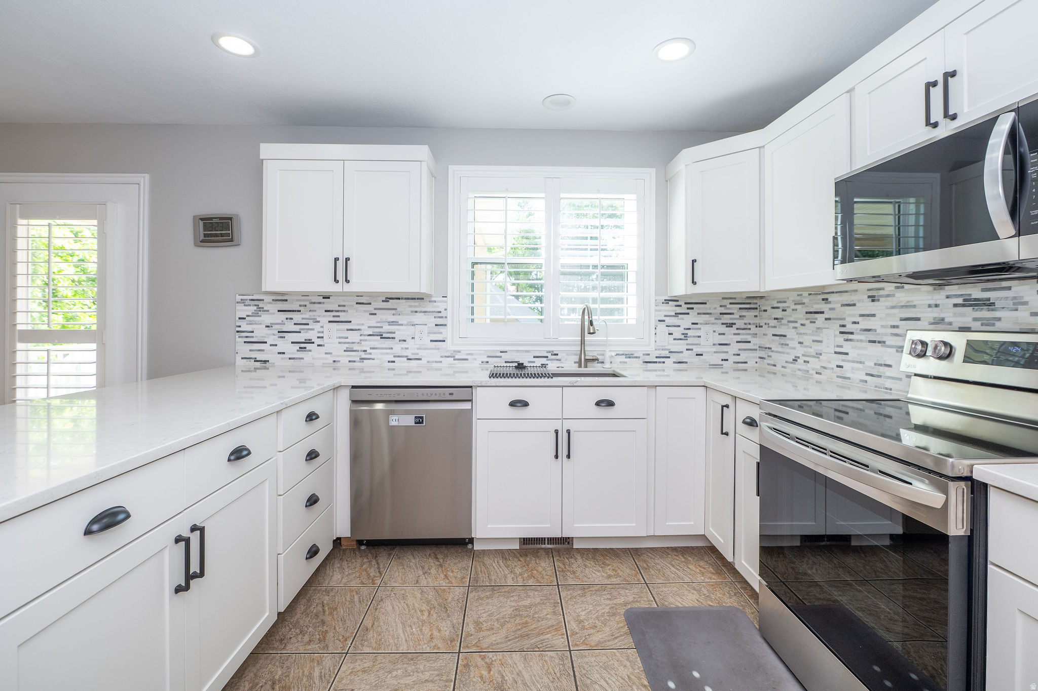 CREEKSIDE ESTATES - Residential