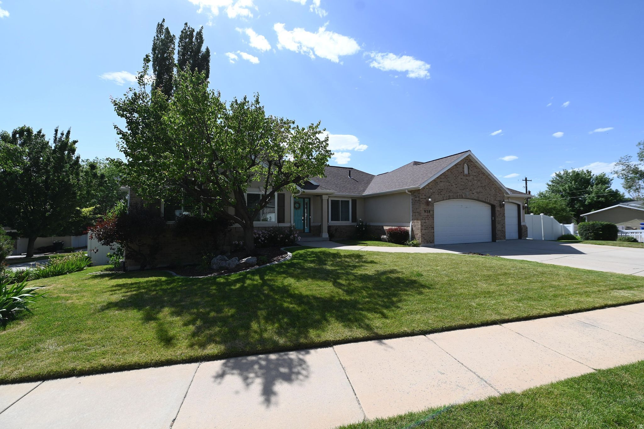 CREEKSIDE ESTATES - Residential