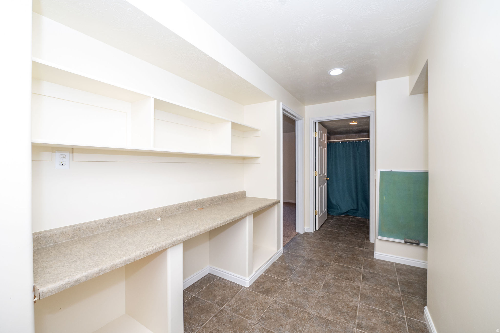 CREEKSIDE ESTATES - Residential