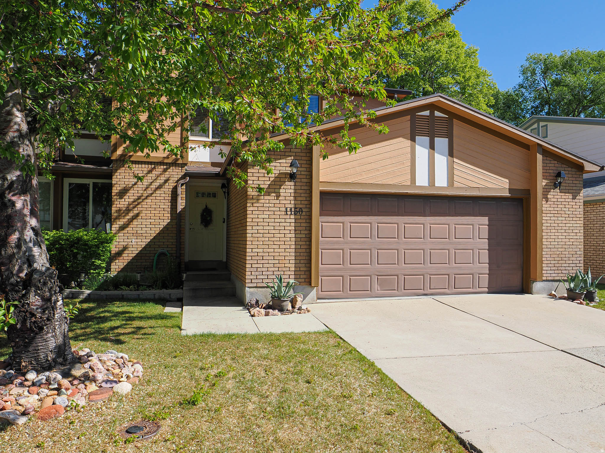Updated townhome in a prime mid-valley location, perfect for easy commuting and everyday convenience. Situated along the Meadowbrook Golf Course, enjoy peaceful views of lush greenery and mature trees right from your private patio.  This home features 3 bedrooms and 2.5 baths, including a spacious owner's suite with a newly remodeled bathroom. The brand-new kitchen is a standout, showcasing granite countertops, glass-front cabinetry, an island, a gas range, and a walk-in pantry.  Additional highlights include a large attached 2-car garage and a brand-new HVAC system, offering comfort and peace of mind. A rare combination of location, views, and thoughtful upgrades-this one is not to be missed.