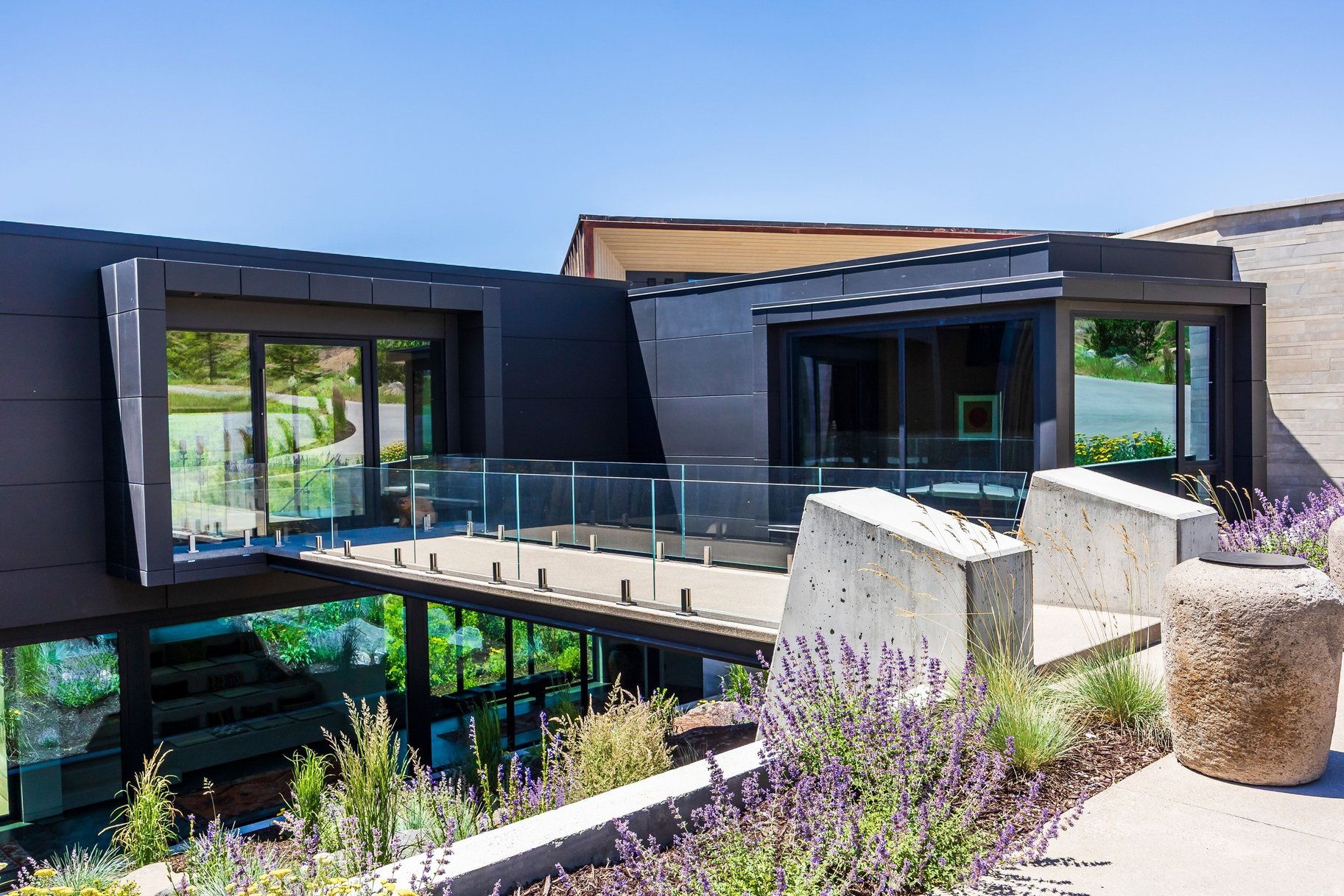 PROMONTORY - Residential