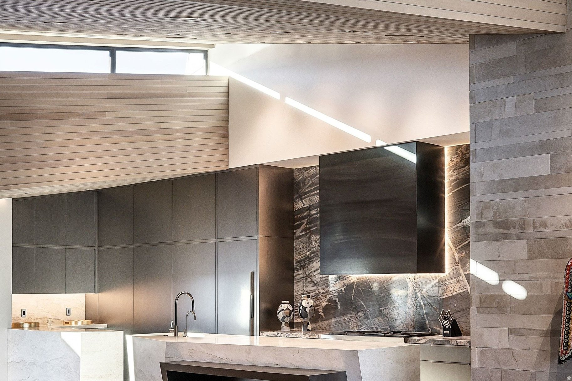 PROMONTORY - Residential