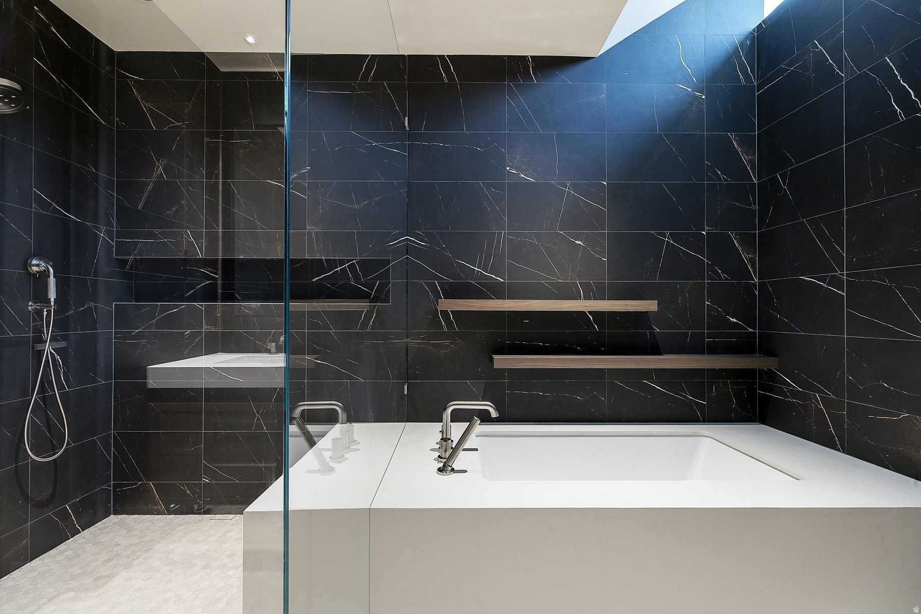 PROMONTORY - Residential
