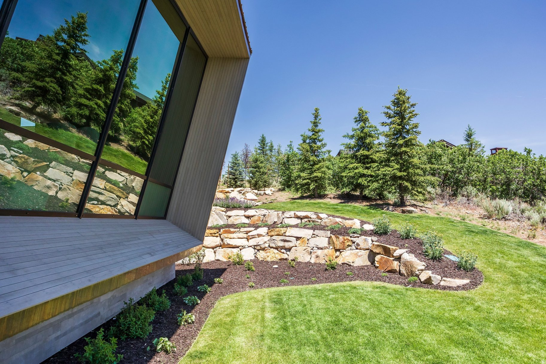 PROMONTORY - Residential