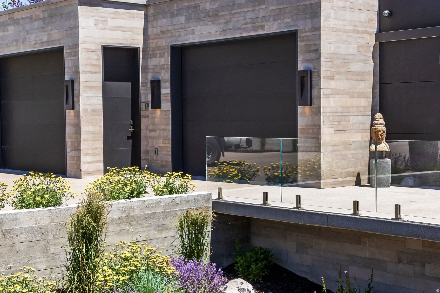 PROMONTORY - Residential