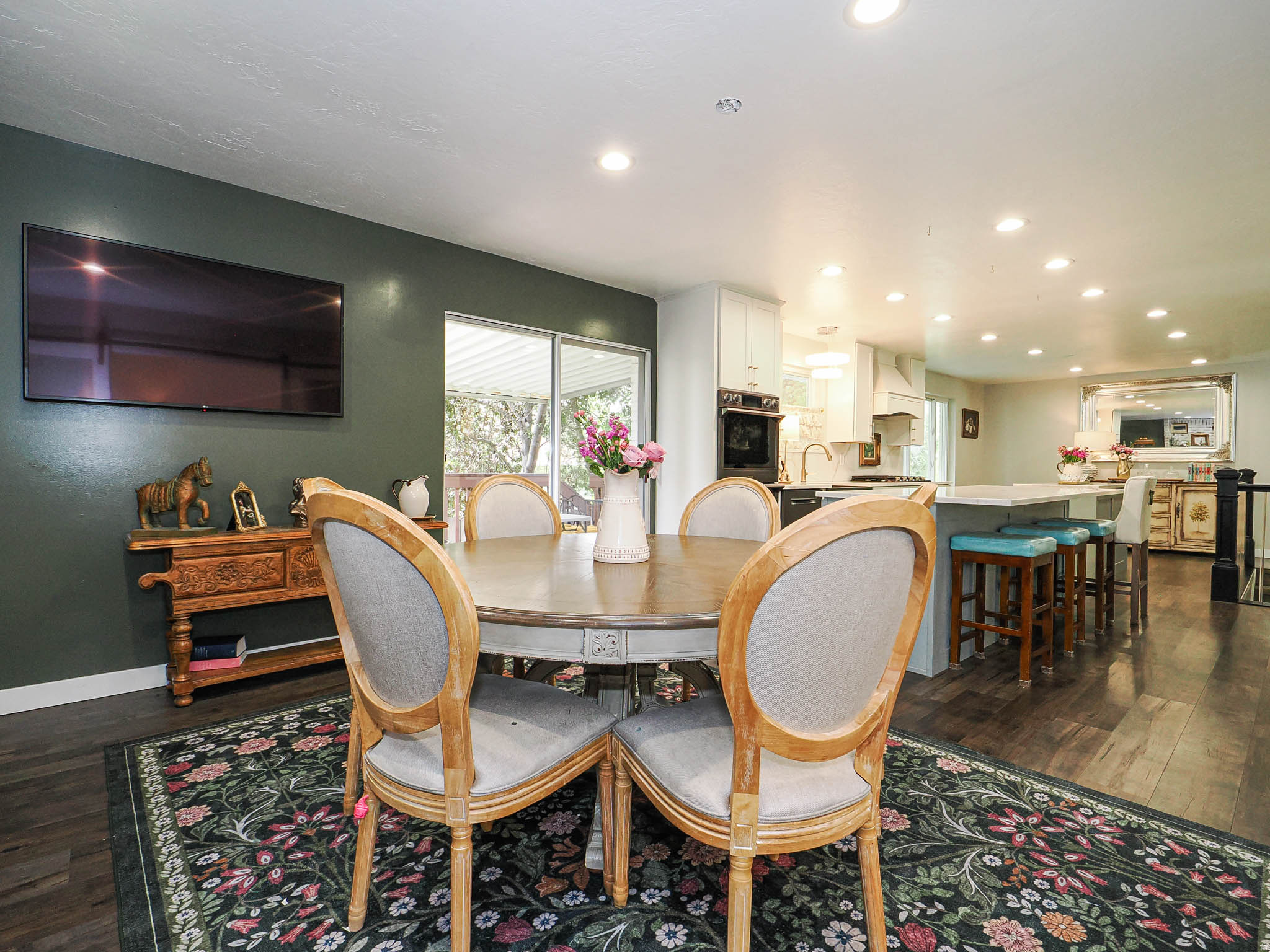 HIDDEN VALLEY COUNTRY CLUB ESTATES - Residential