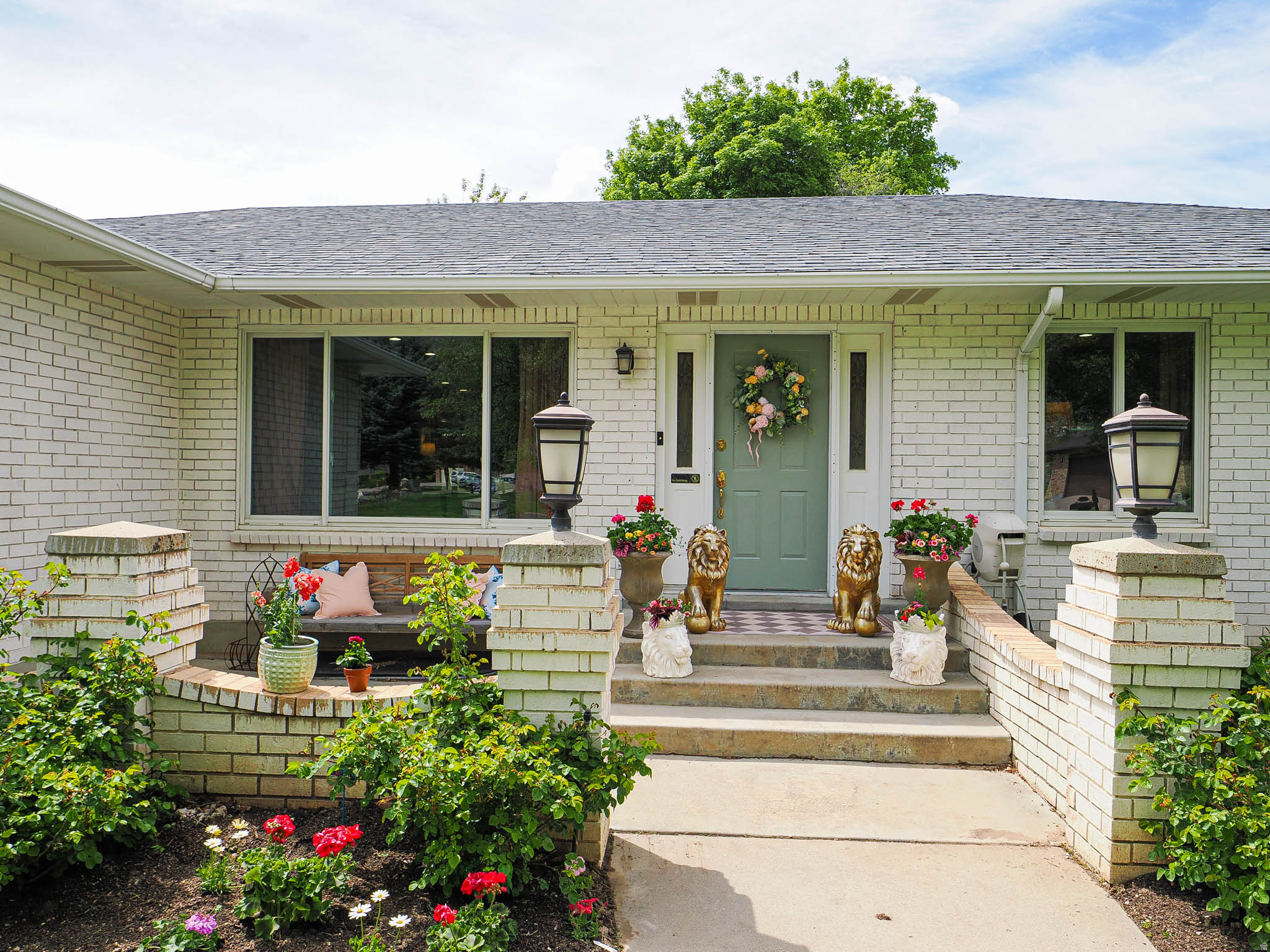 HIDDEN VALLEY COUNTRY CLUB ESTATES - Residential