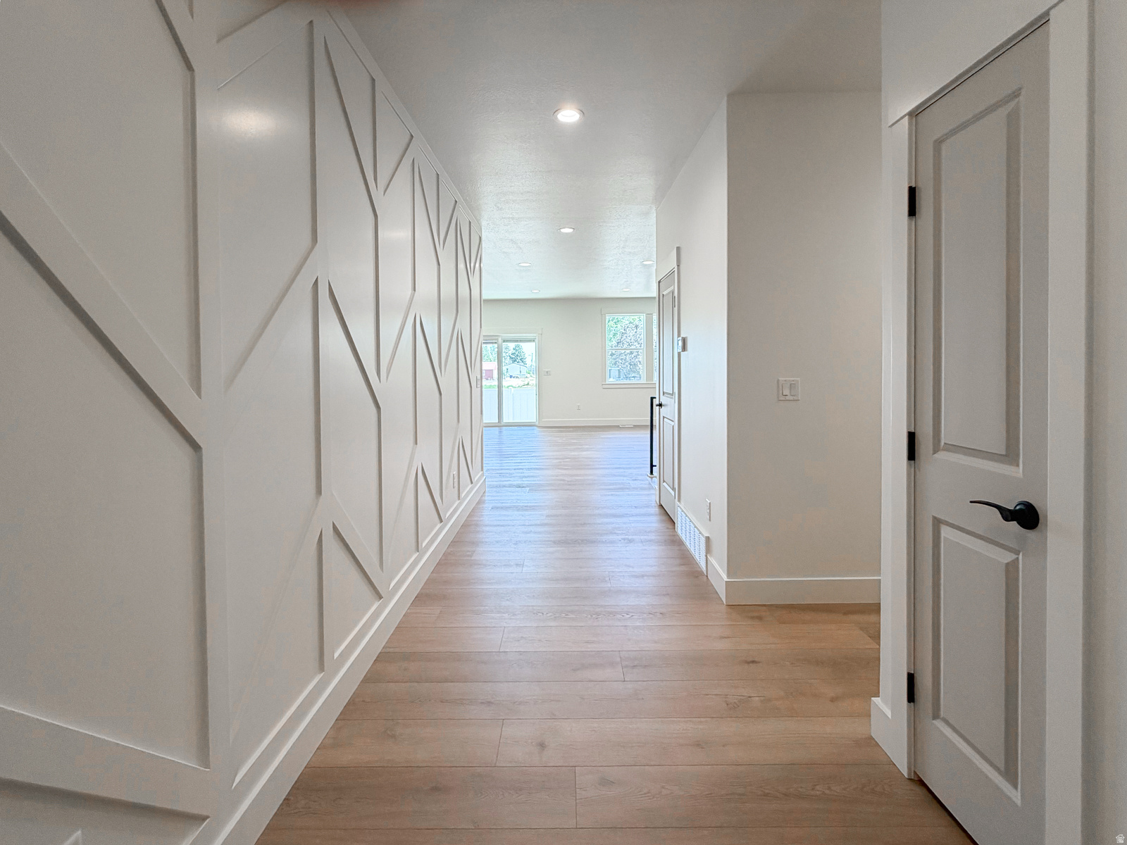 JONES - Residential
