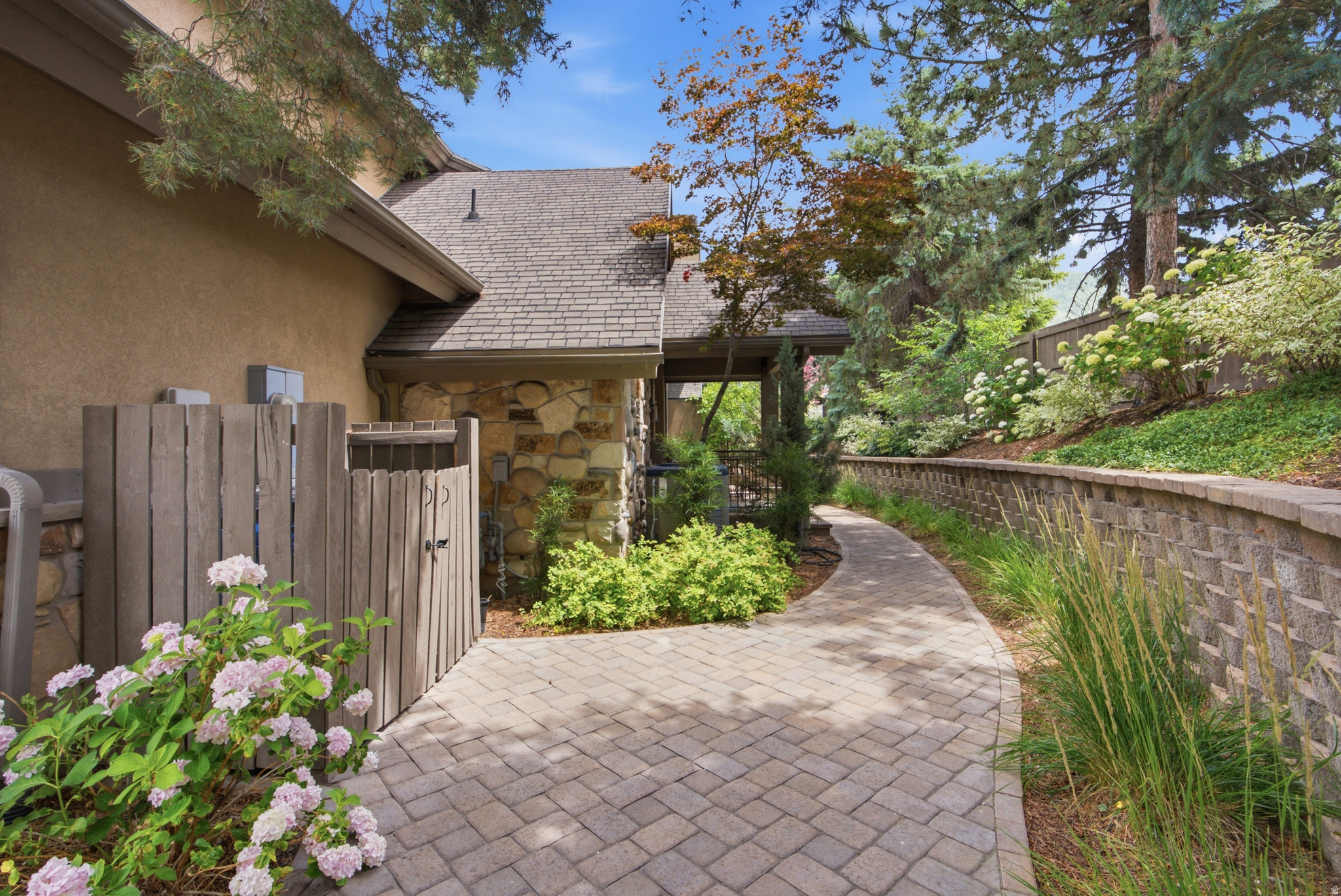 CANYON RIDGE - Residential