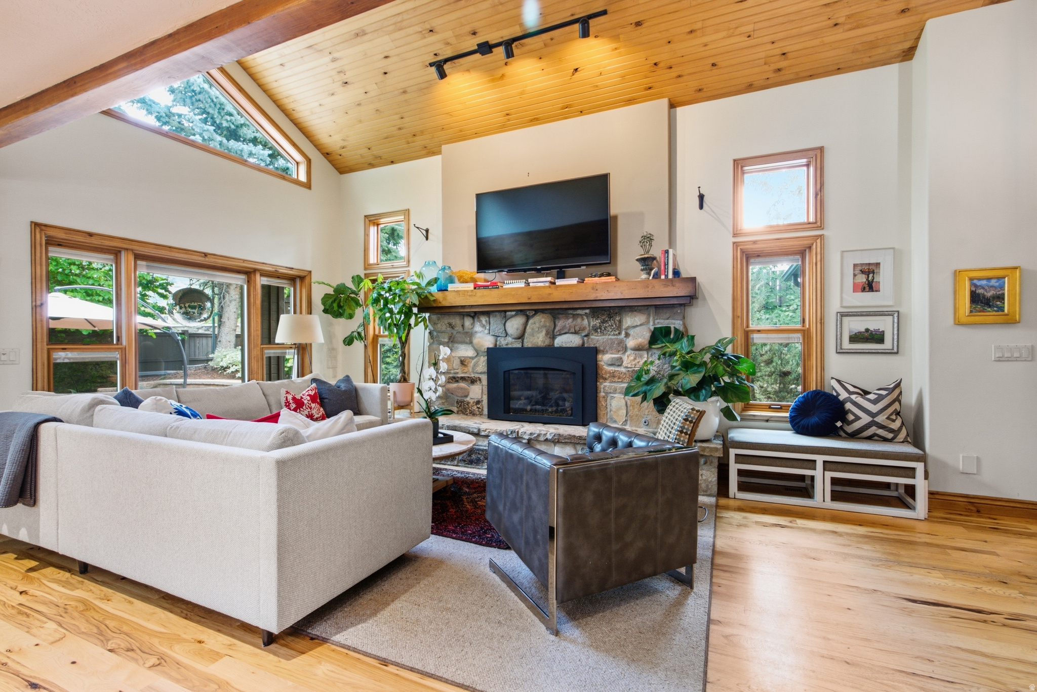 CANYON RIDGE - Residential