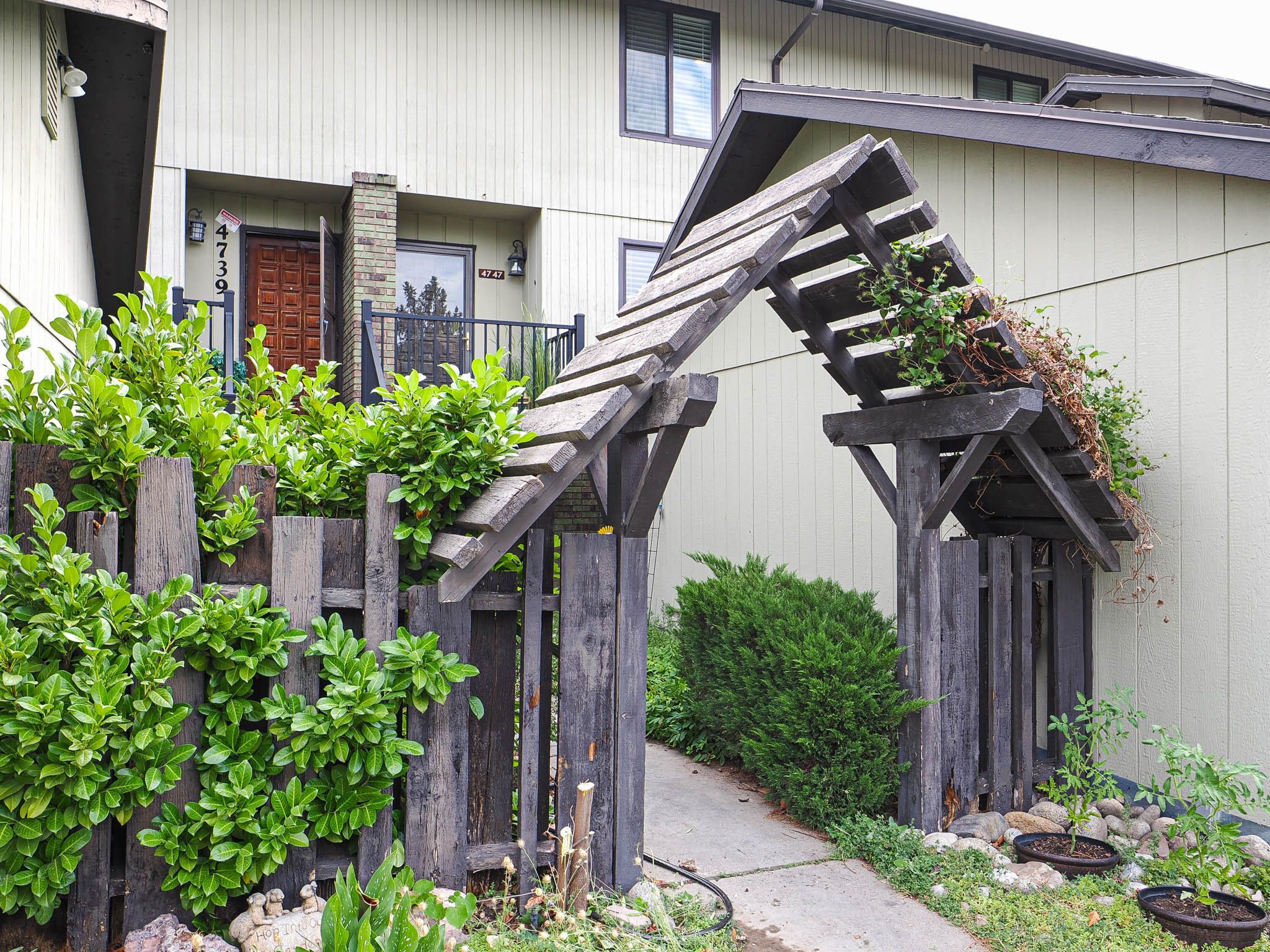 HIDDEN LAKE CONDM - Residential