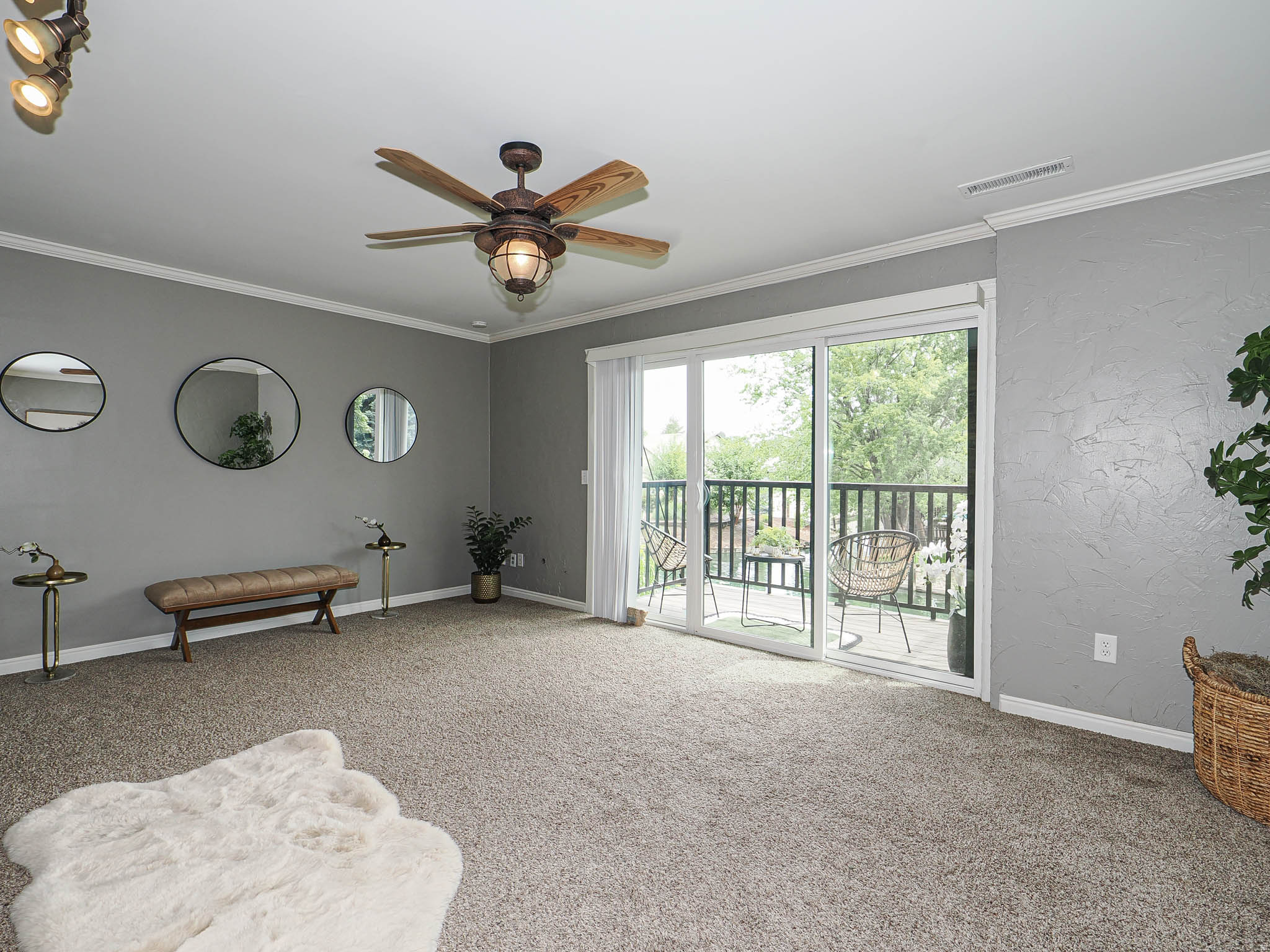 HIDDEN LAKE CONDM - Residential